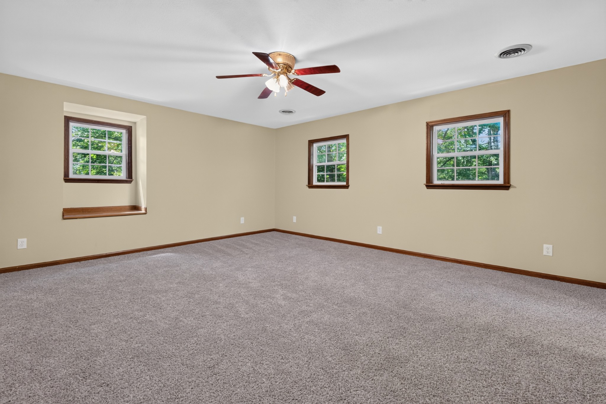 466 Willow Oak Dr