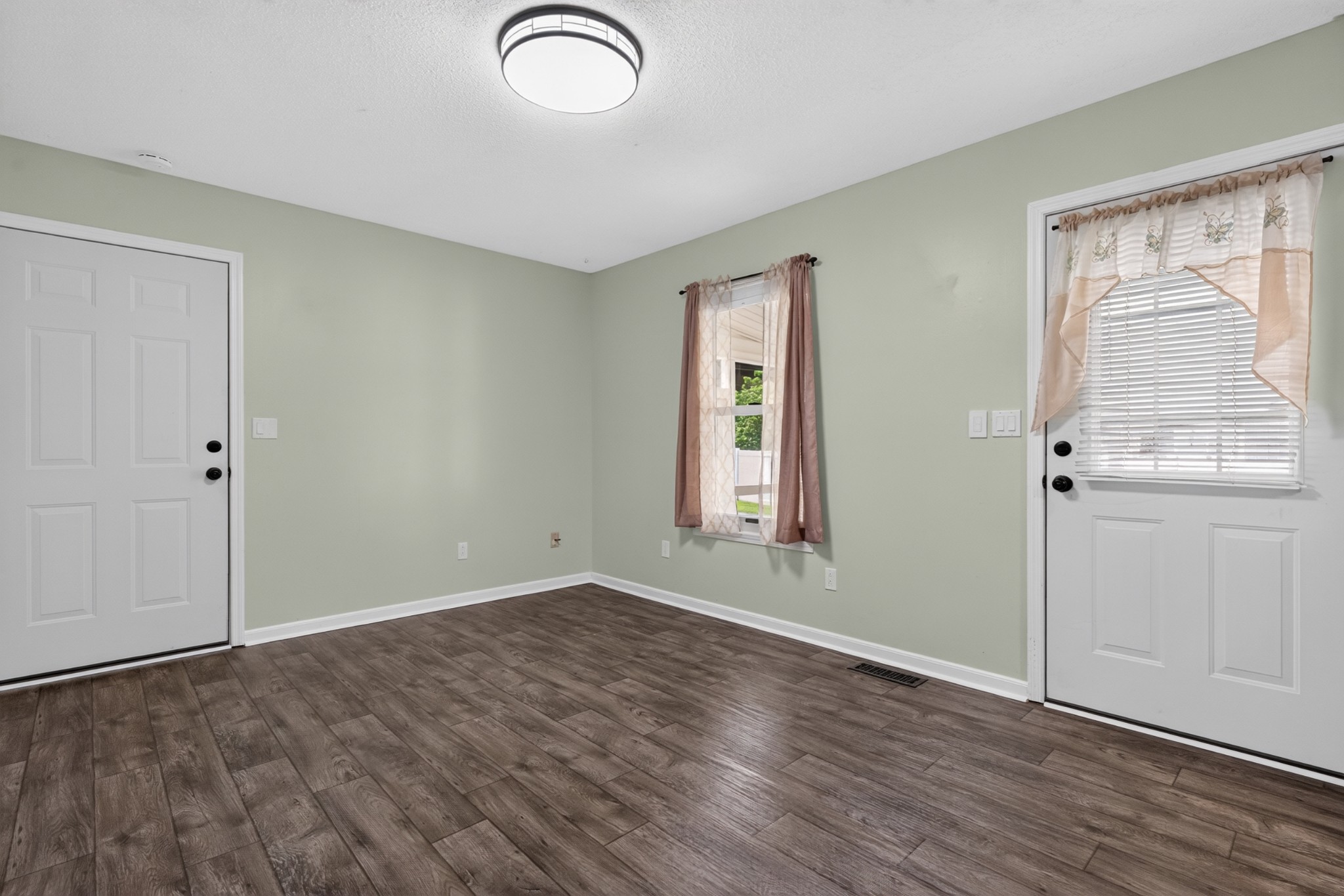 101 Lisa Cir