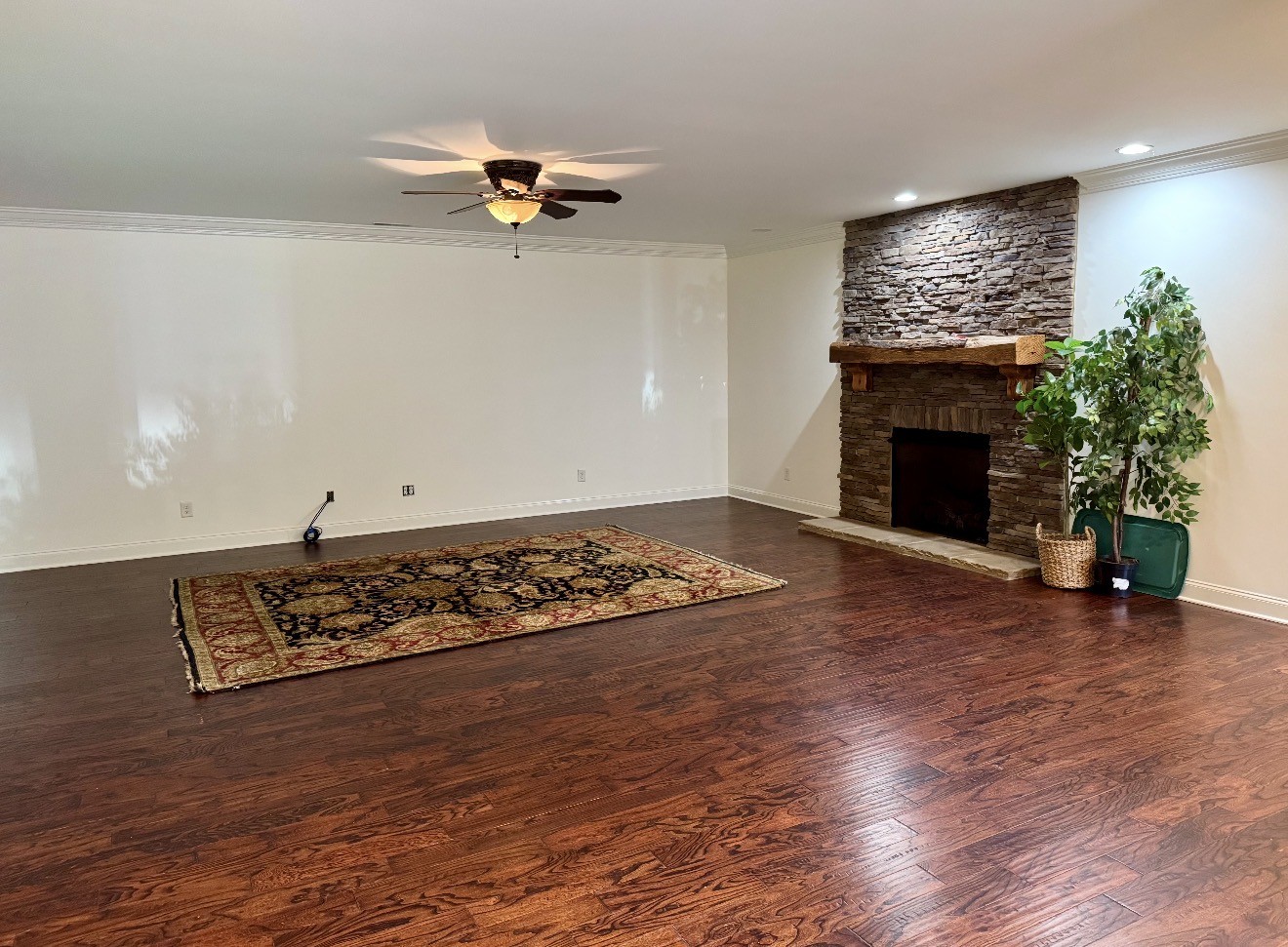 488 Stovall Hollow Rd