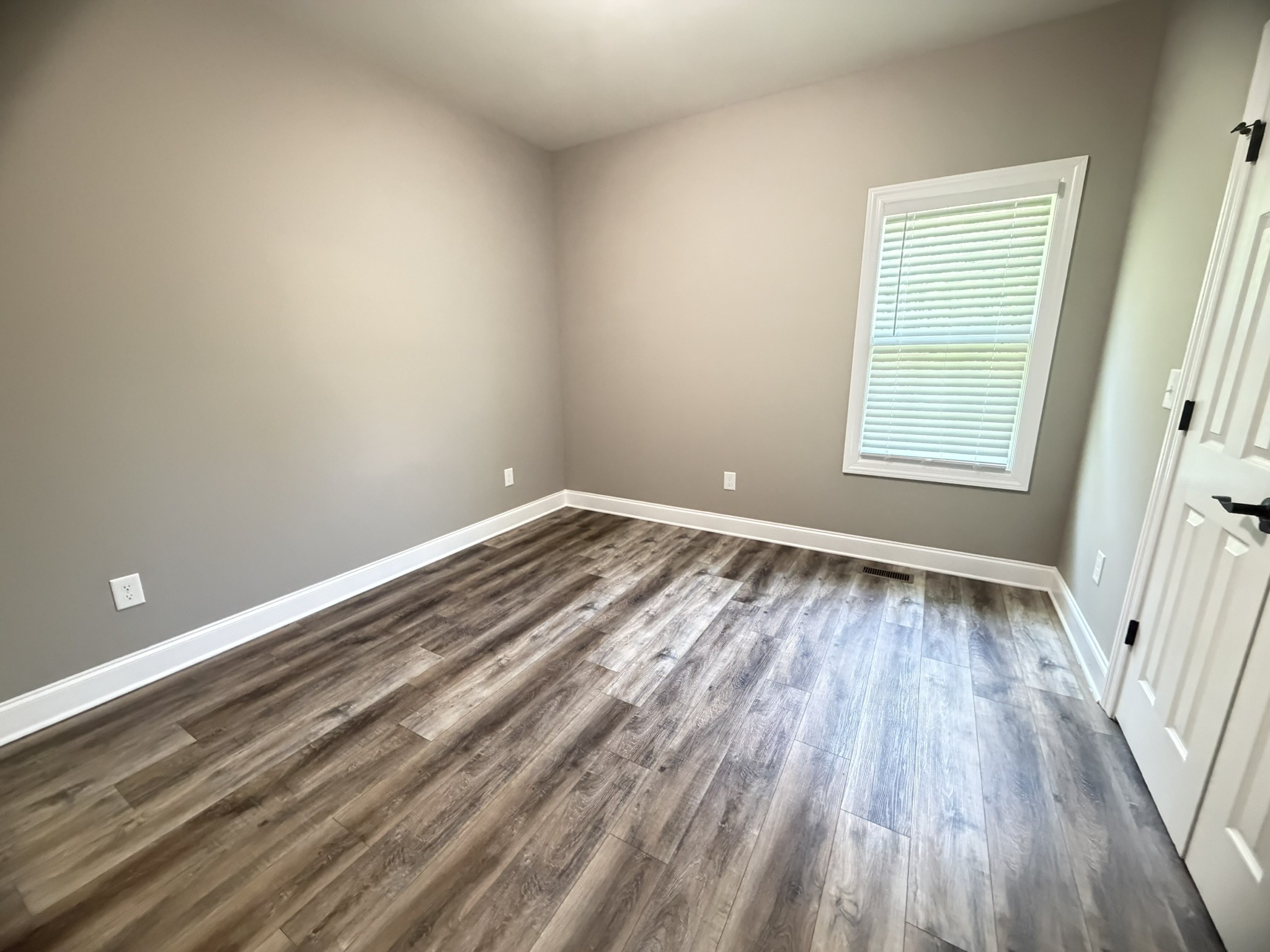 389 Colonial Dr