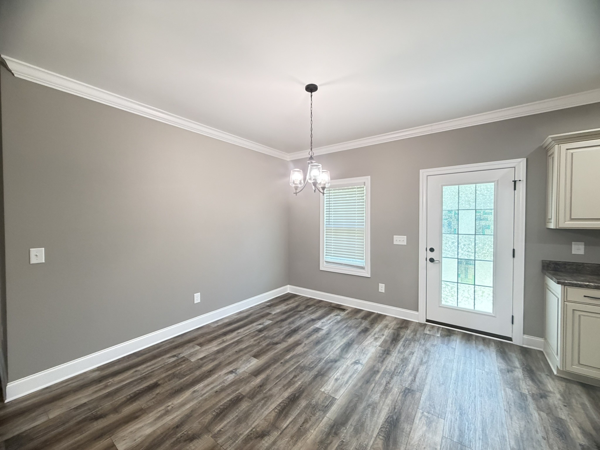 389 Colonial Dr