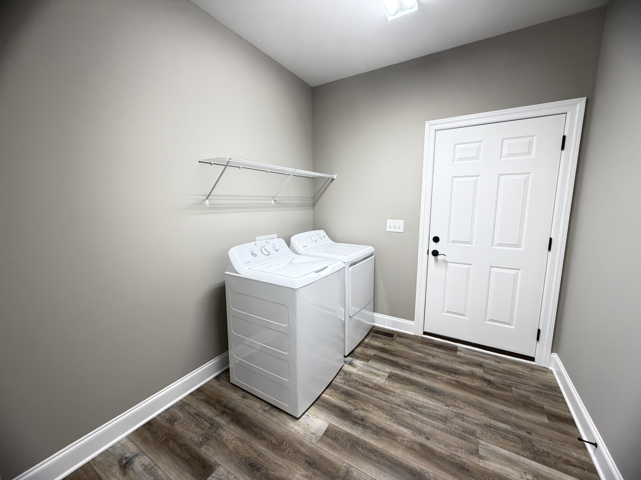 389 Colonial Dr