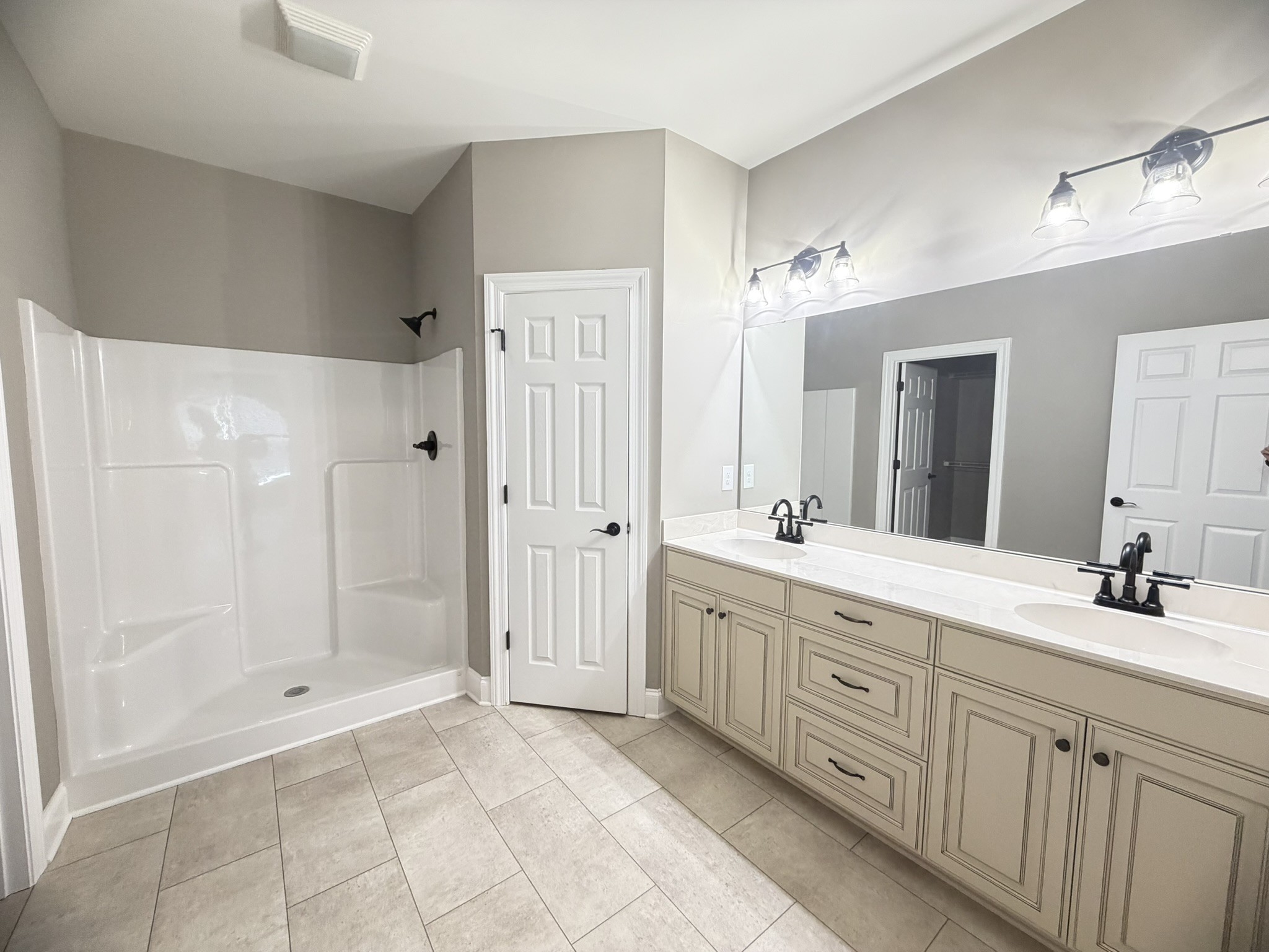 389 Colonial Dr