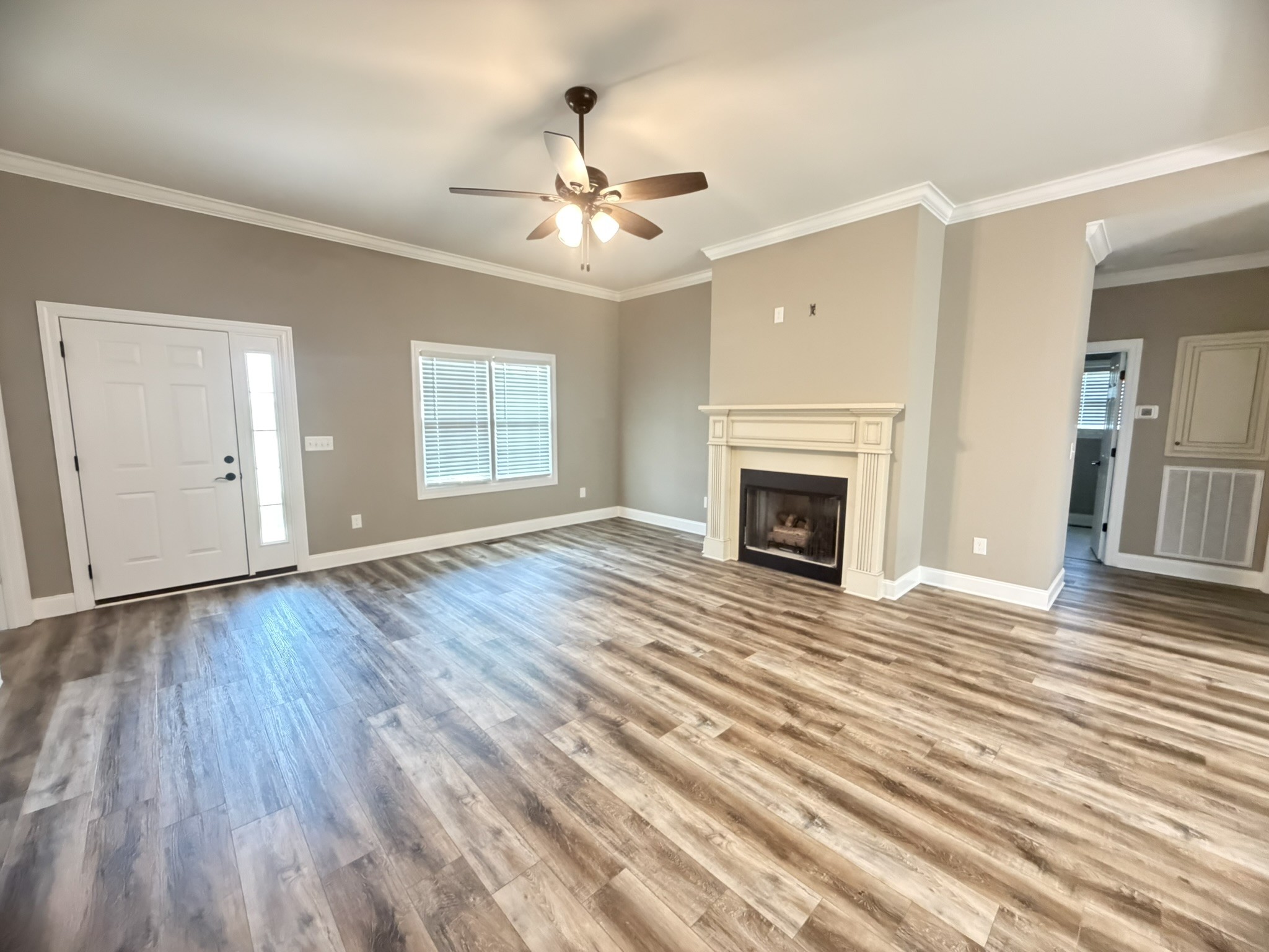 389 Colonial Dr
