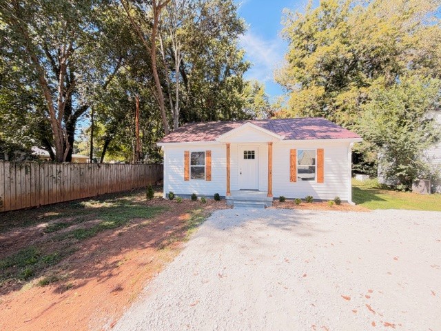 407 Laura Ave