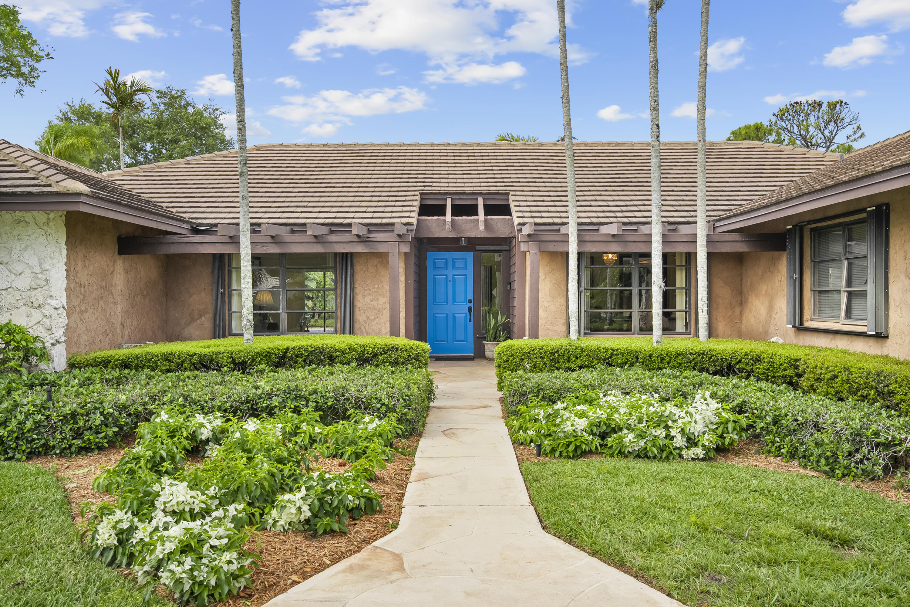 18815 S Golden Hawk Trail