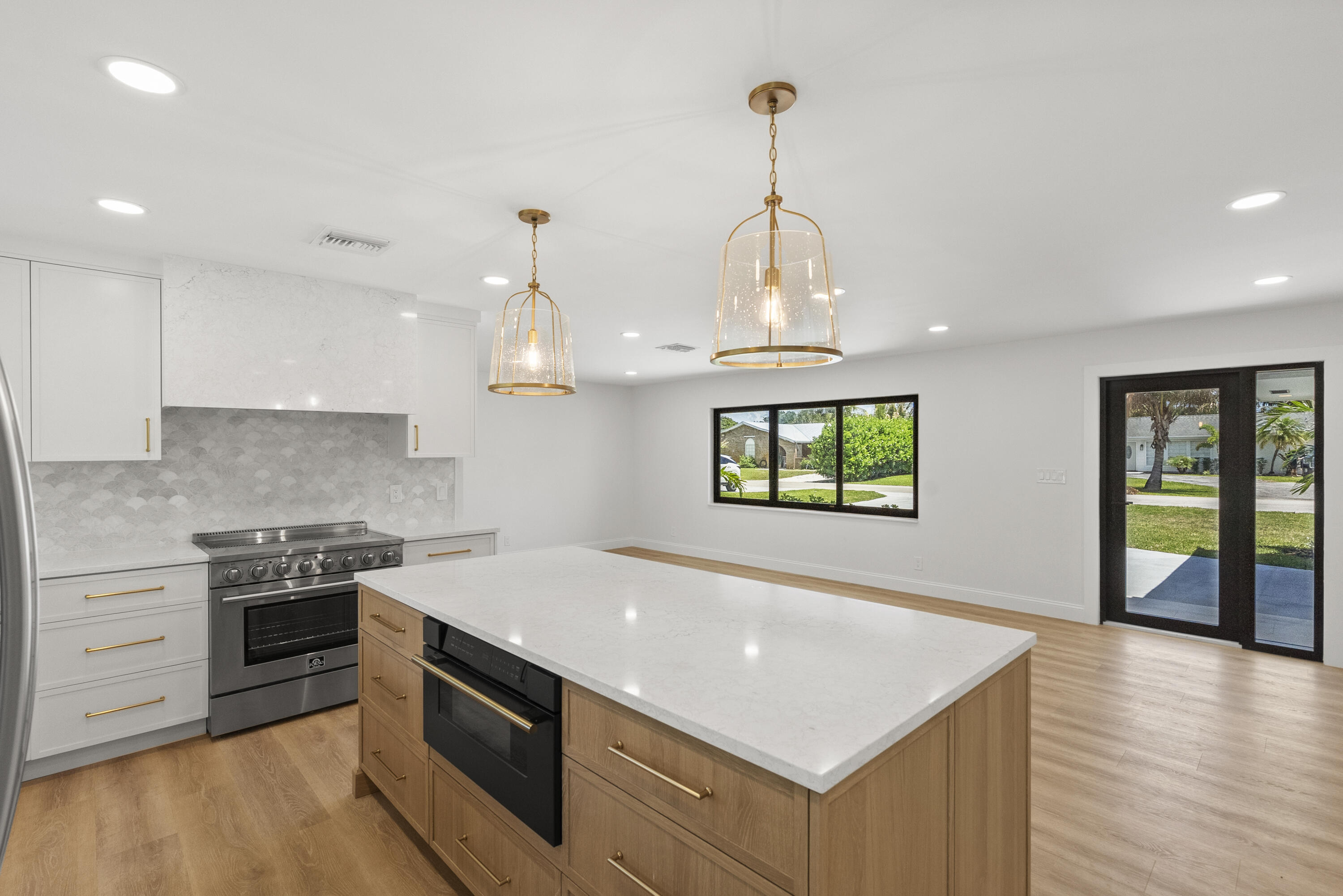 128 W Norfolk Road
