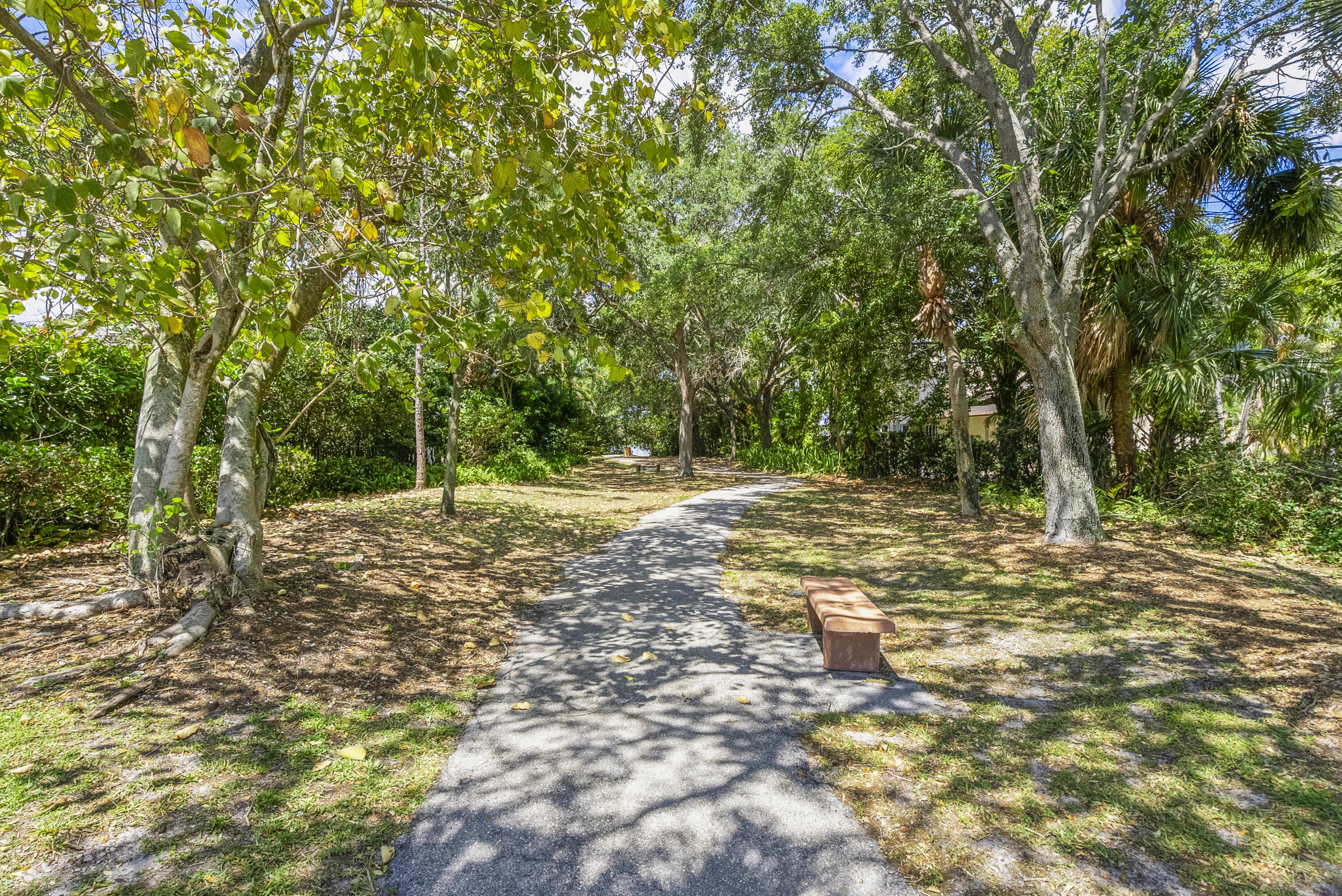 128 W Norfolk Road