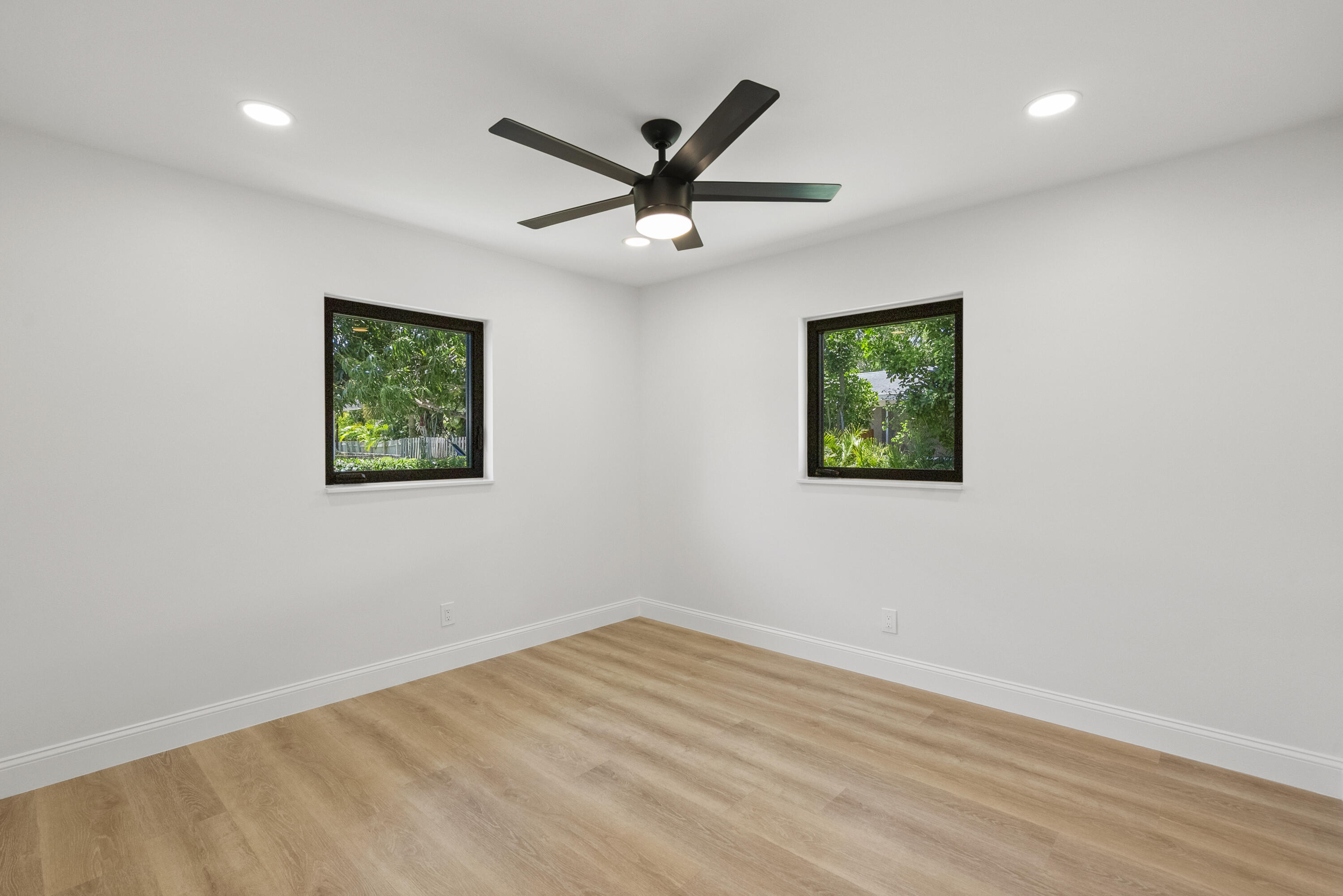 128 W Norfolk Road