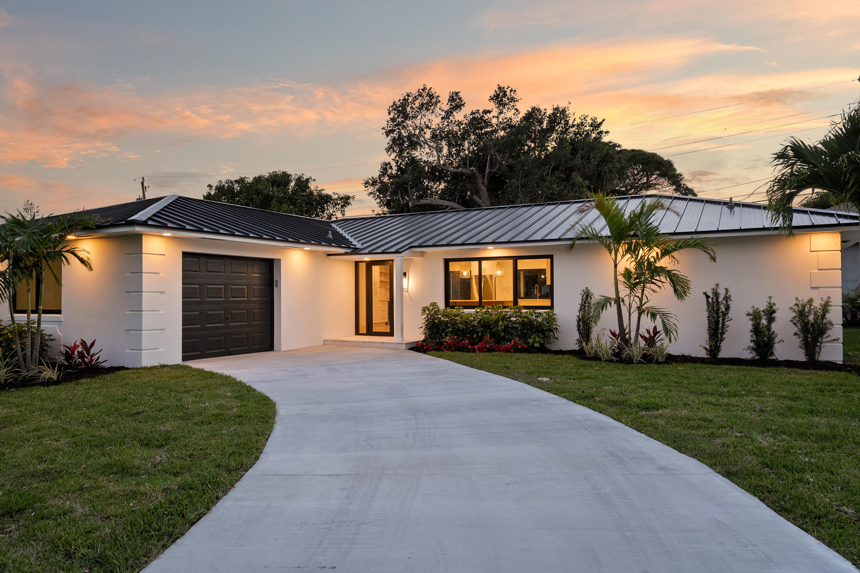 128 W Norfolk Road
