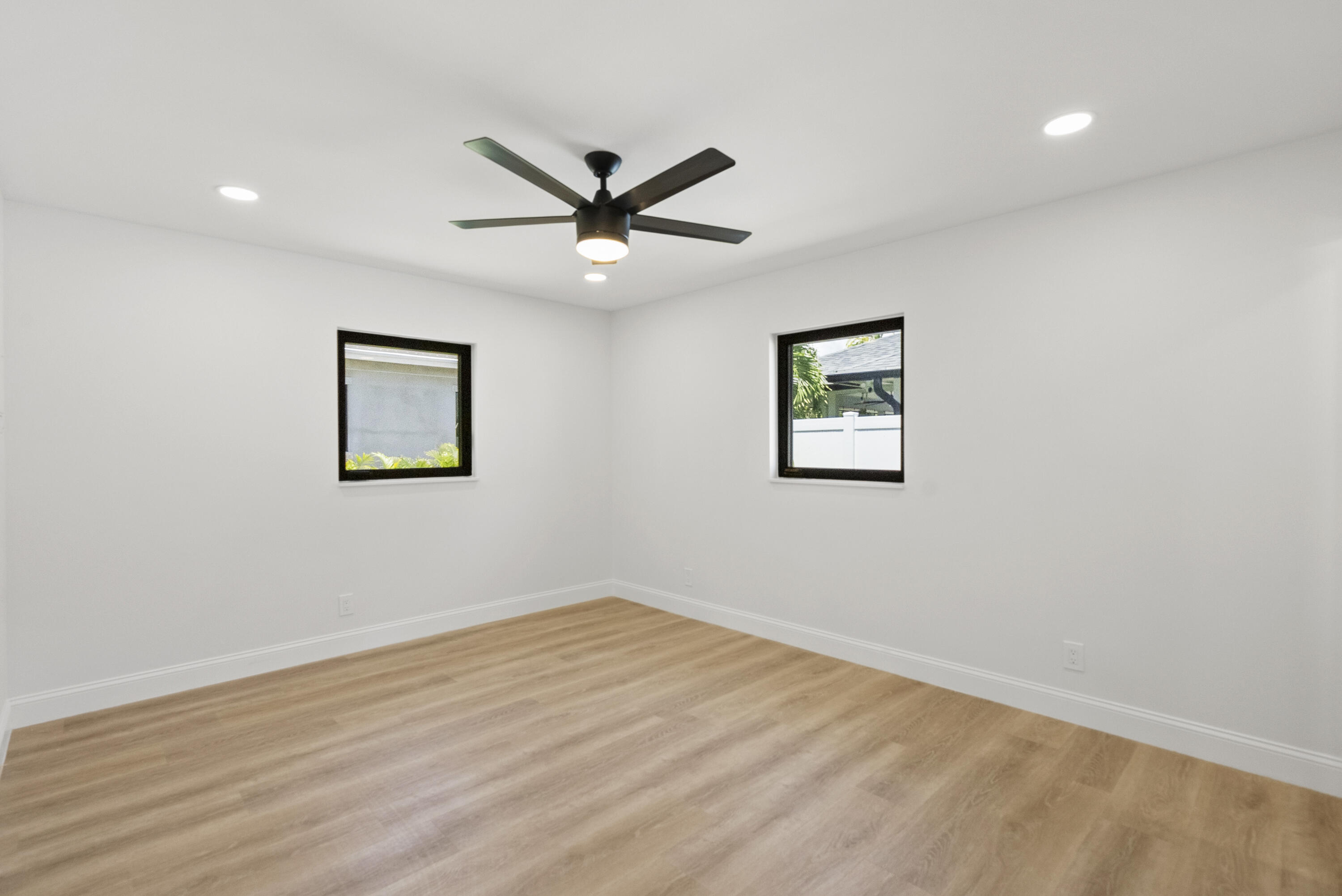 128 W Norfolk Road