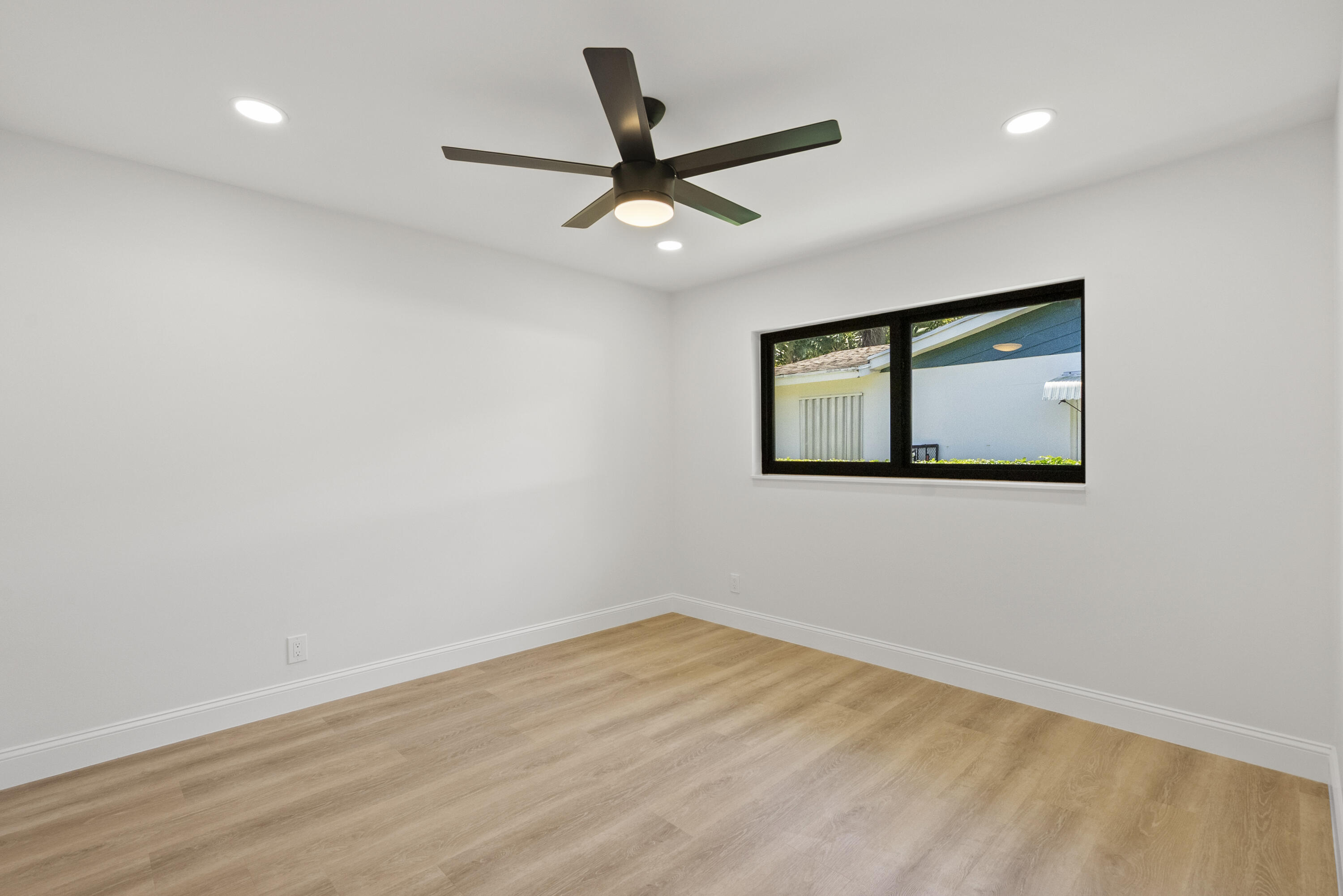 128 W Norfolk Road