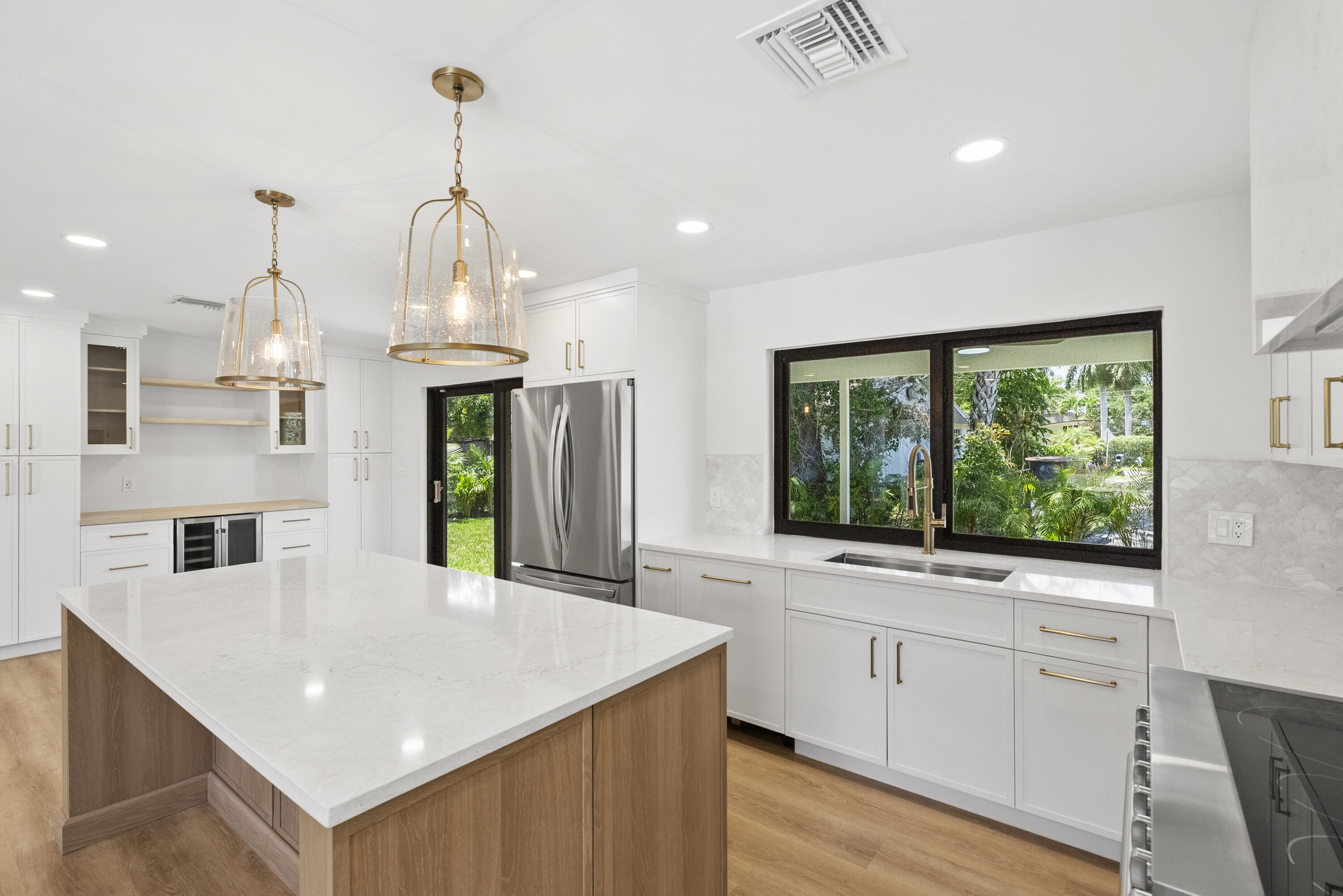 128 W Norfolk Road
