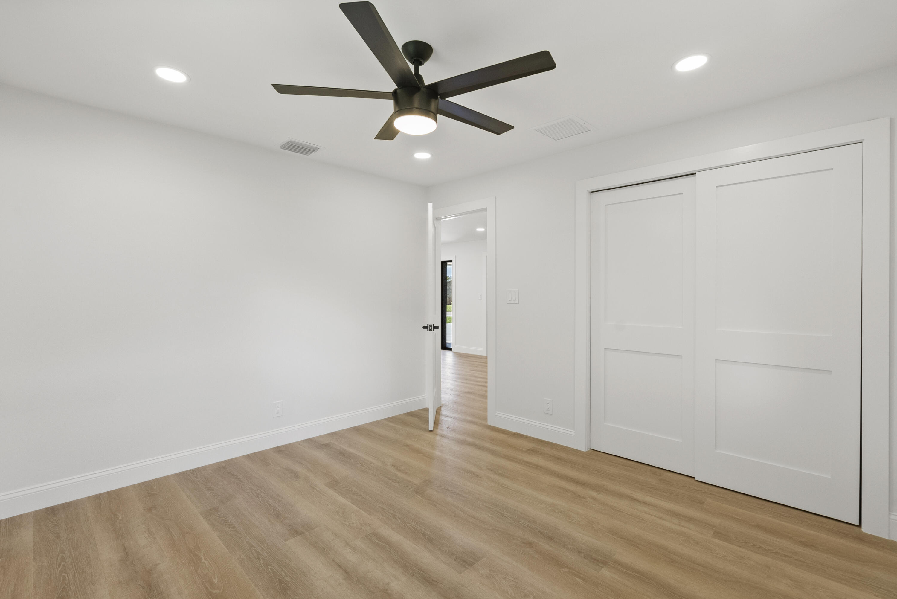128 W Norfolk Road