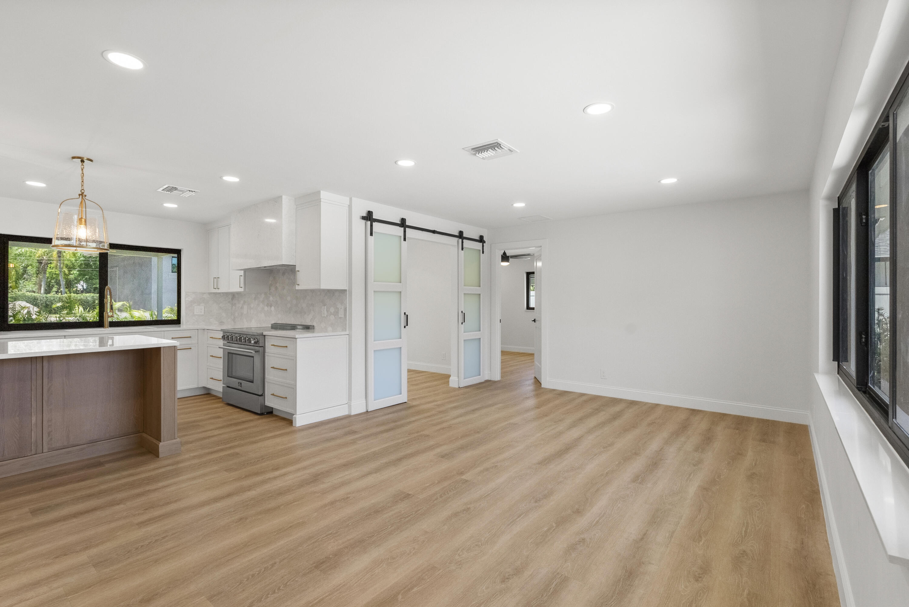 128 W Norfolk Road