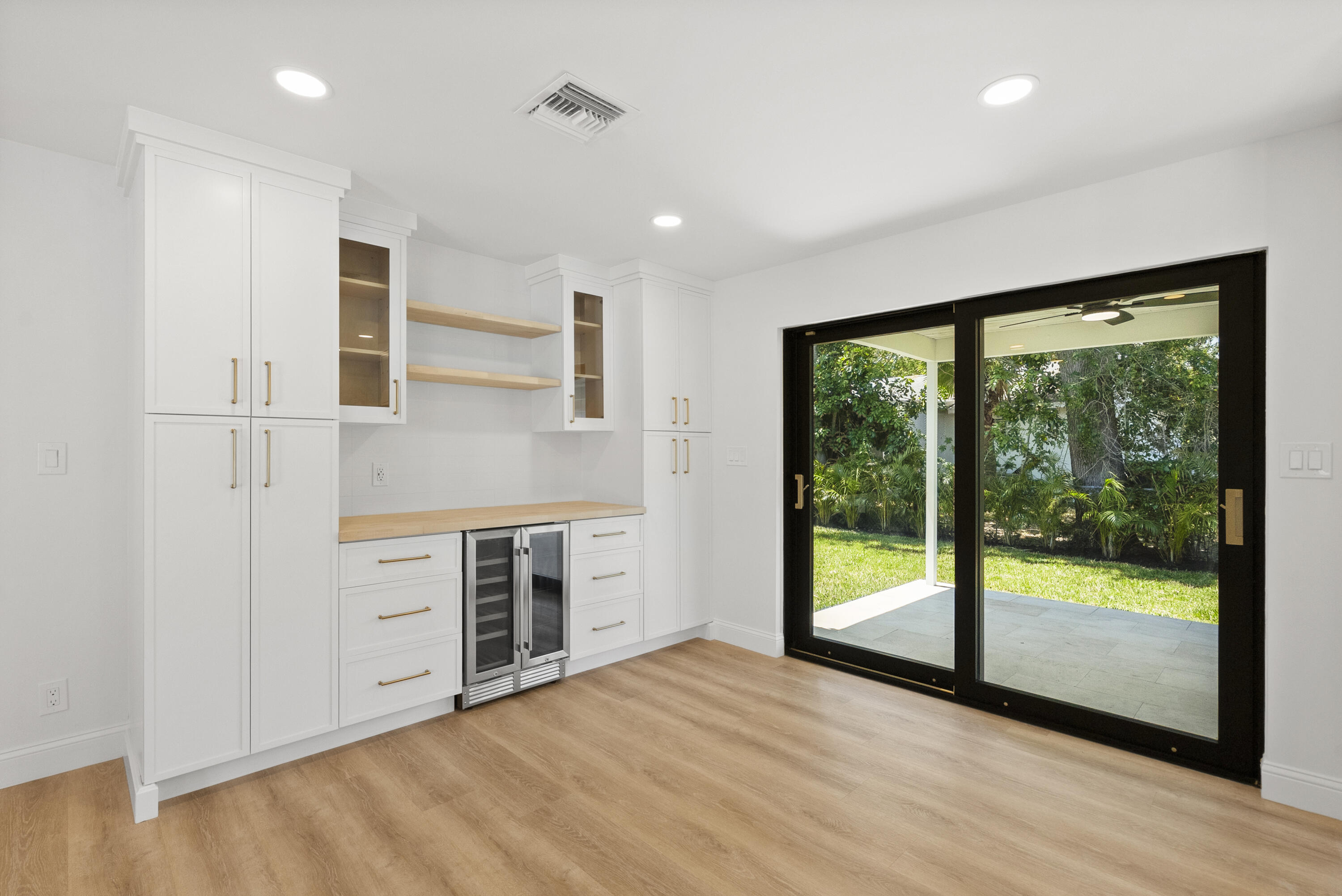 128 W Norfolk Road