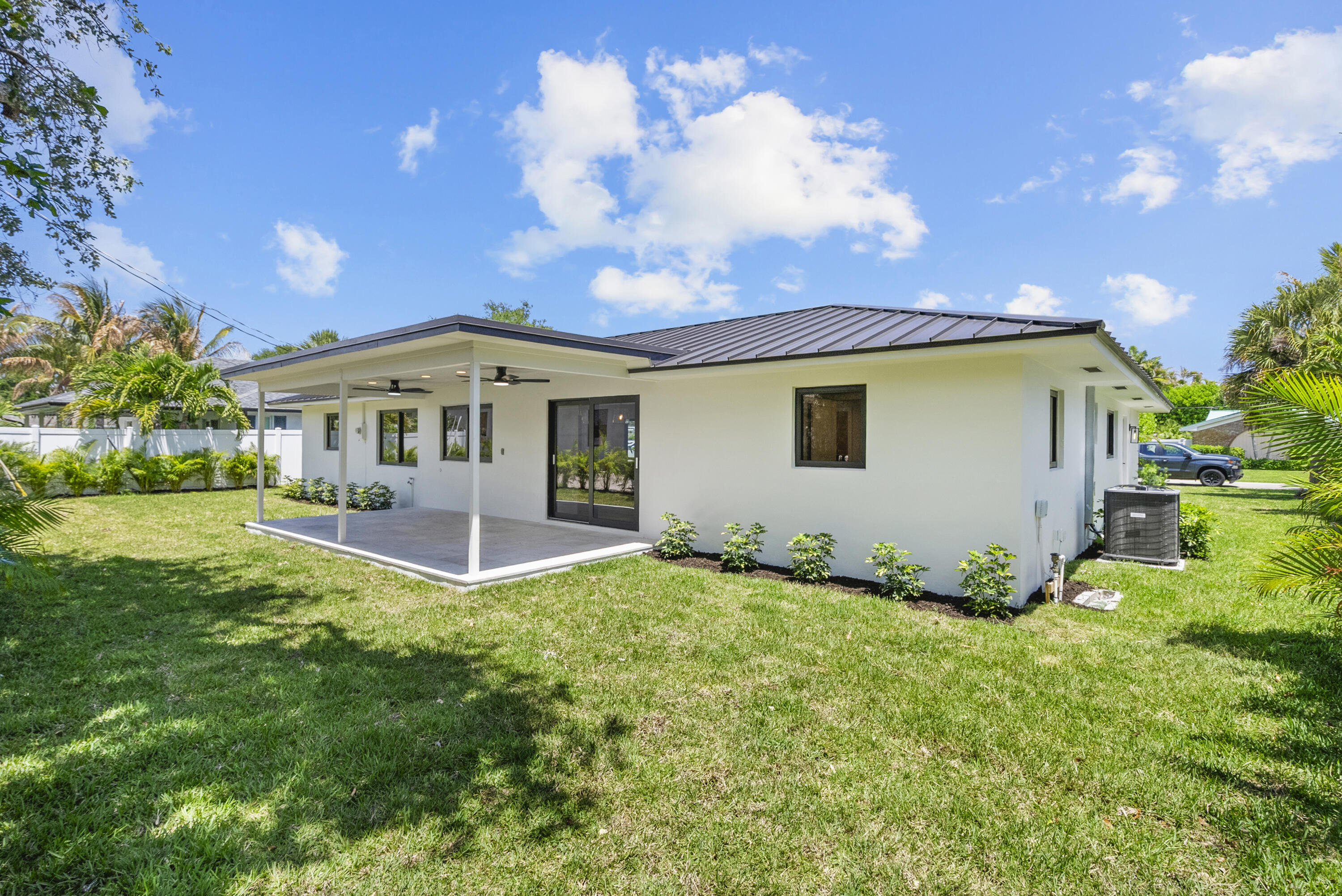 128 W Norfolk Road