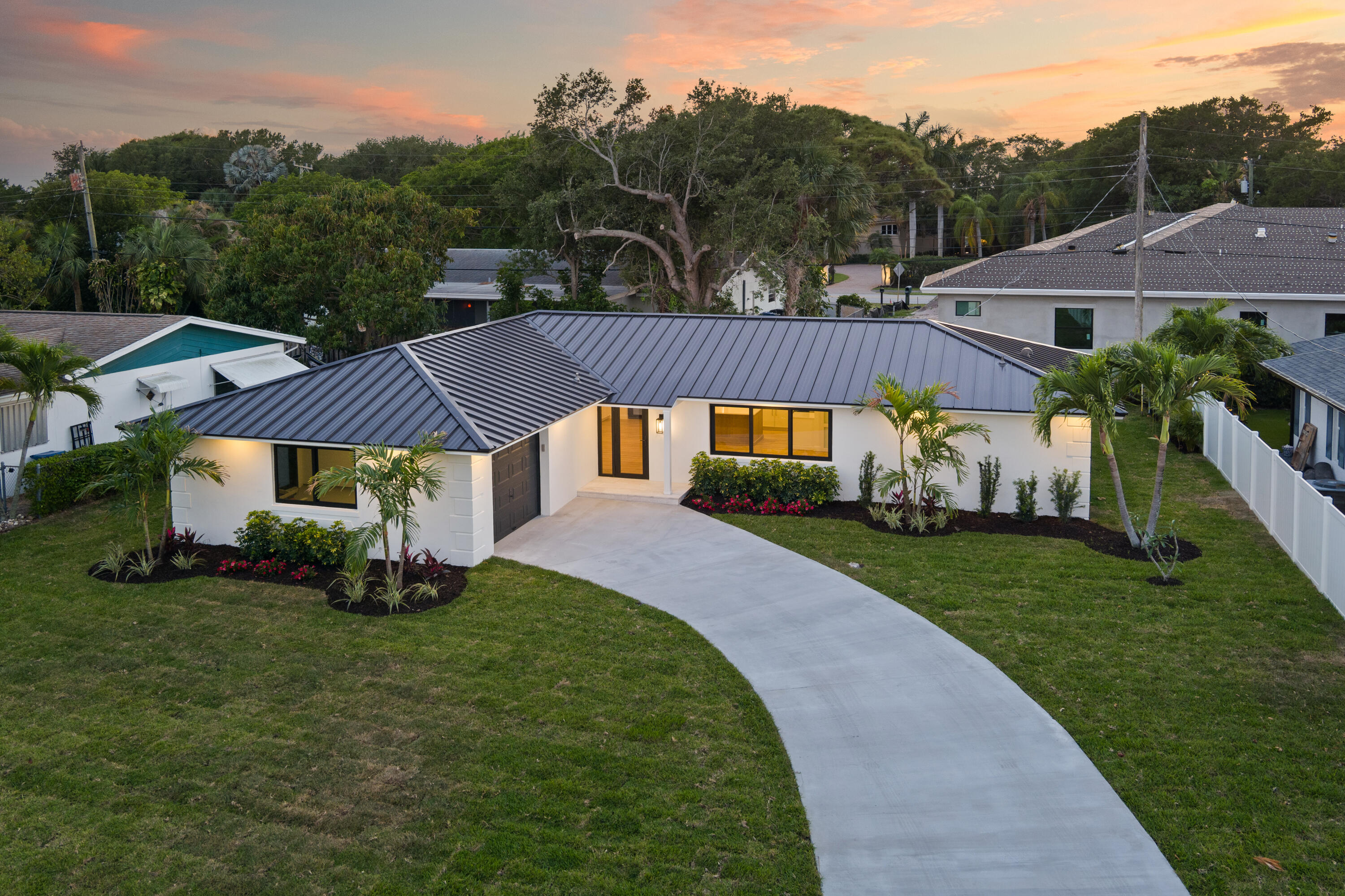128 W Norfolk Road