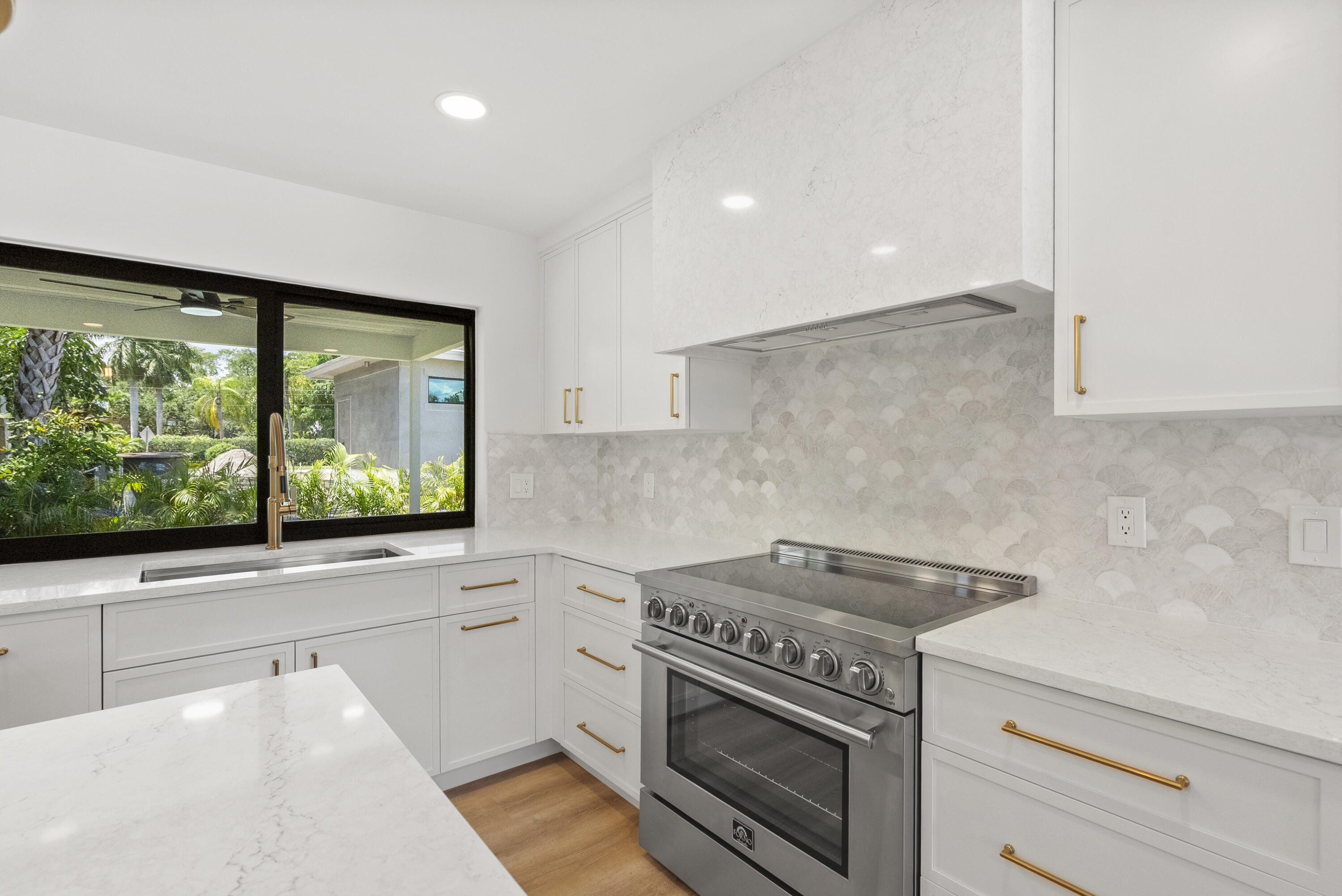 128 W Norfolk Road