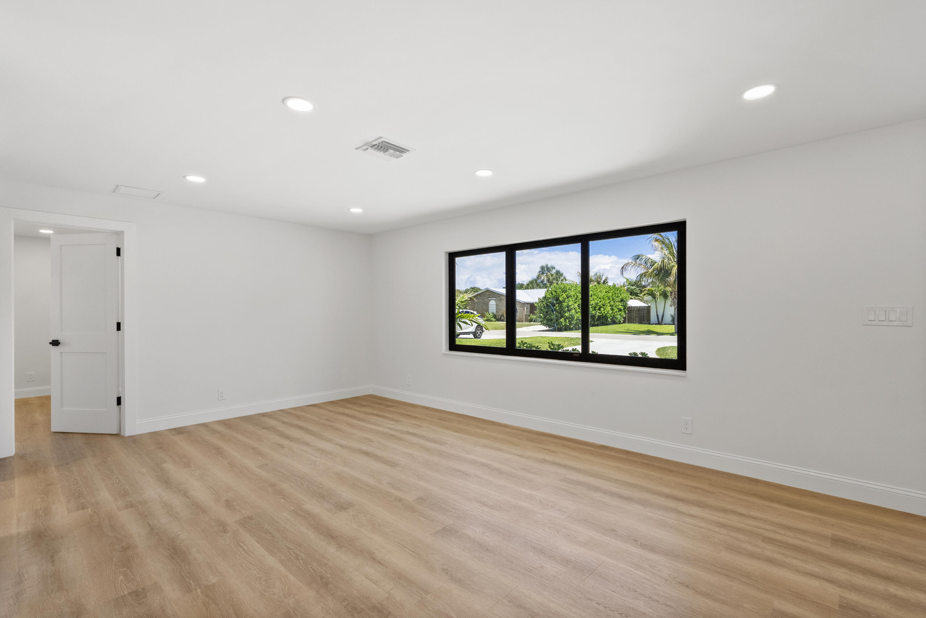 128 W Norfolk Road