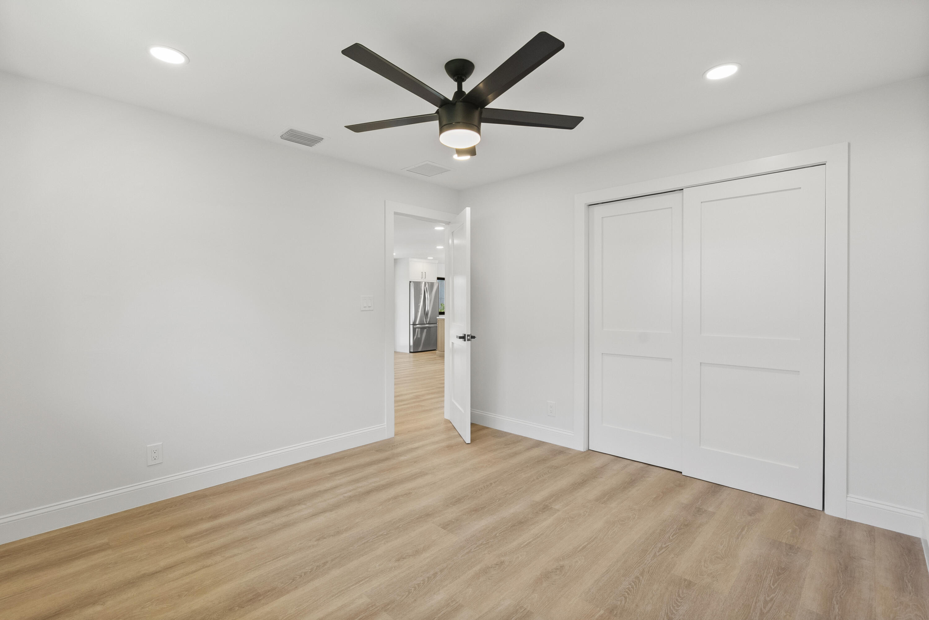 128 W Norfolk Road