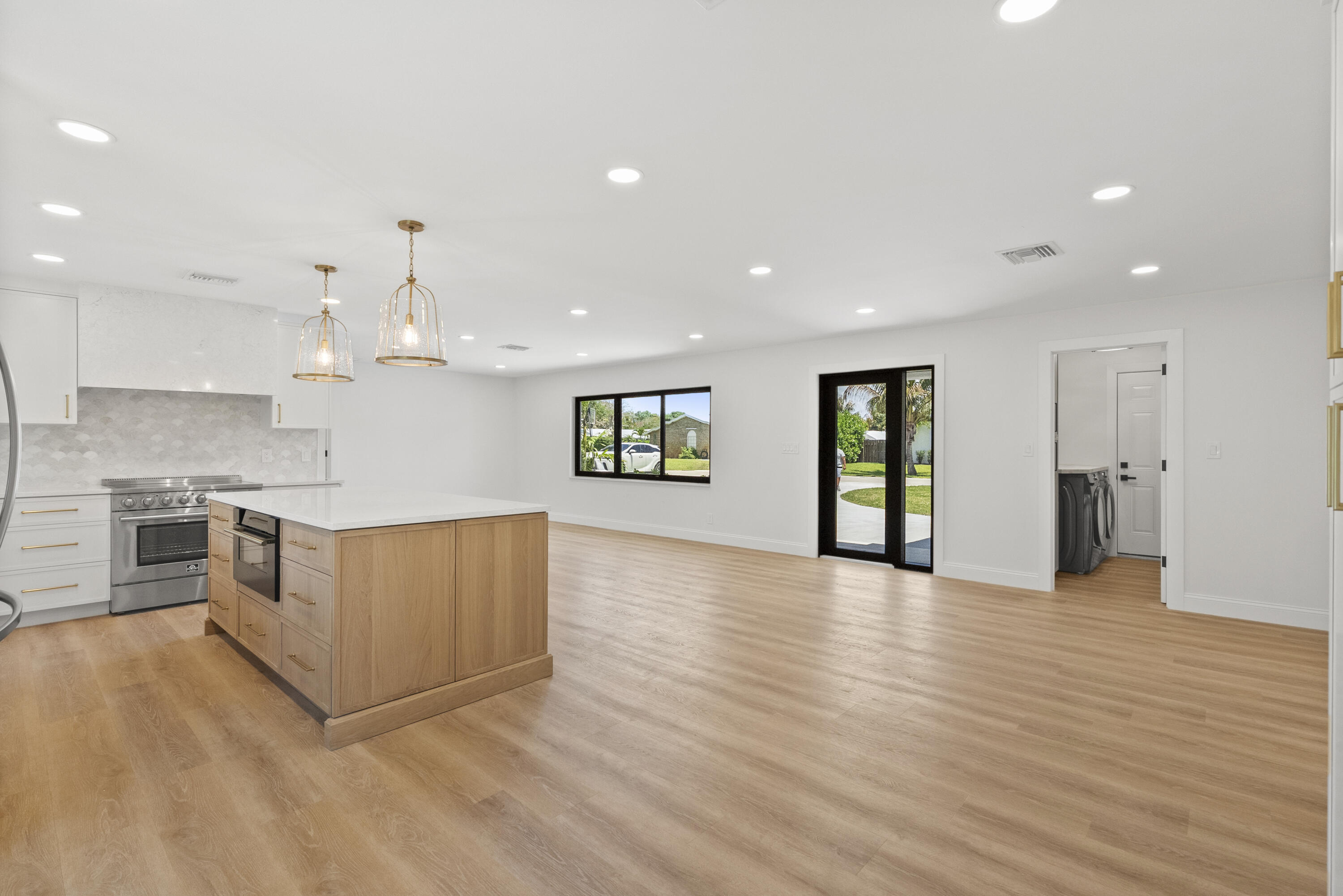 128 W Norfolk Road