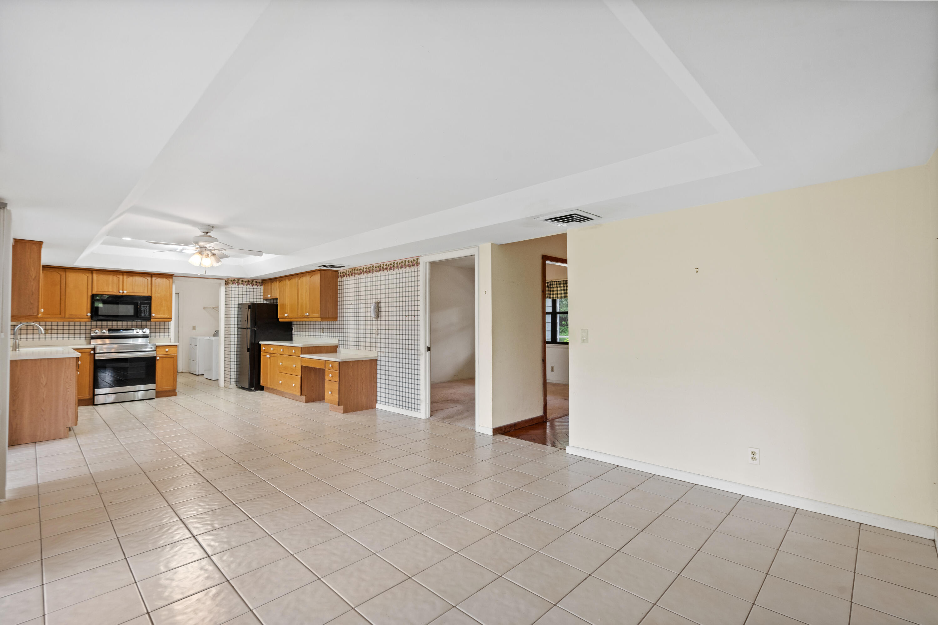6035 N 180th St Street N