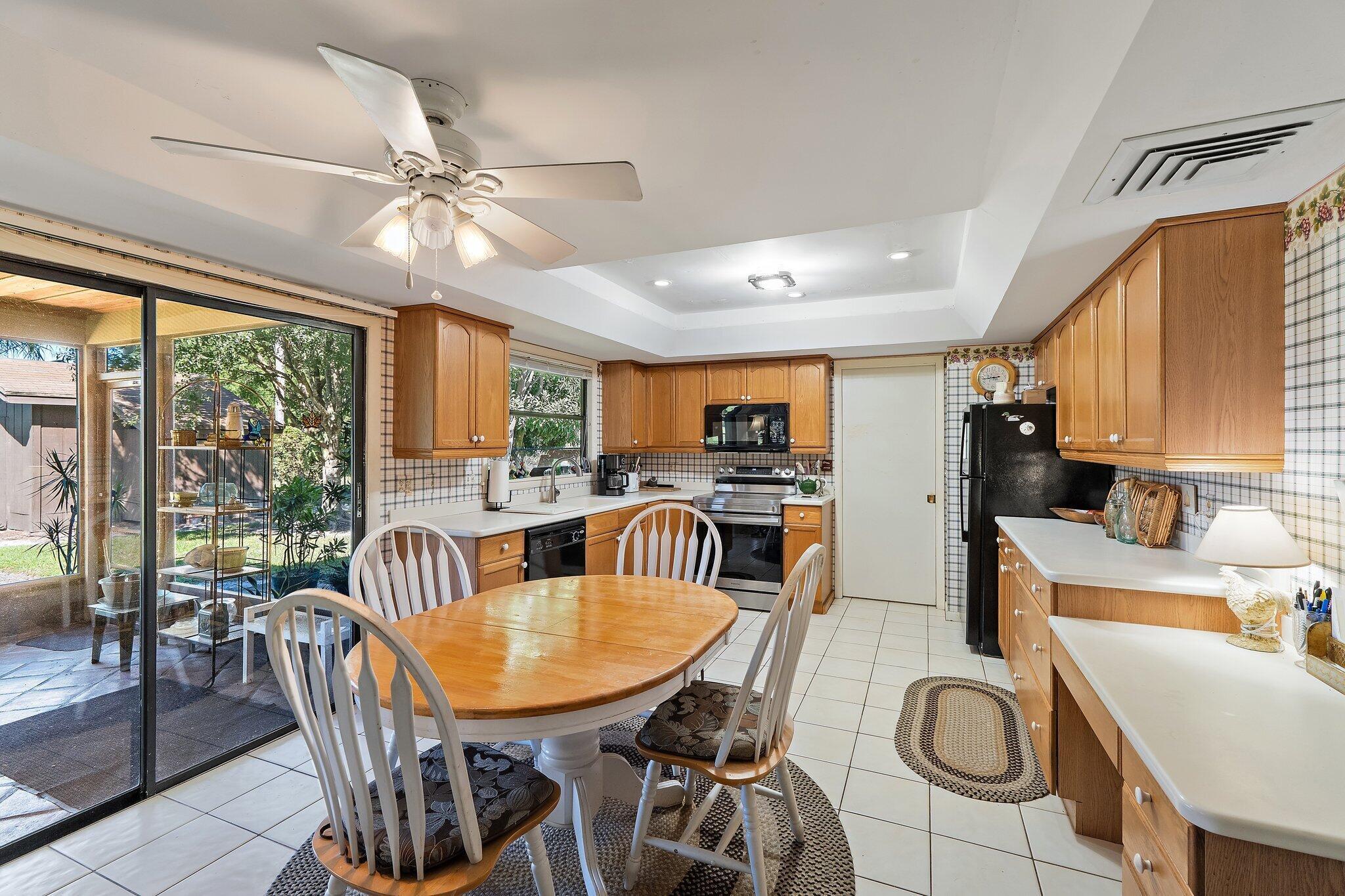 6035 N 180th St Street N