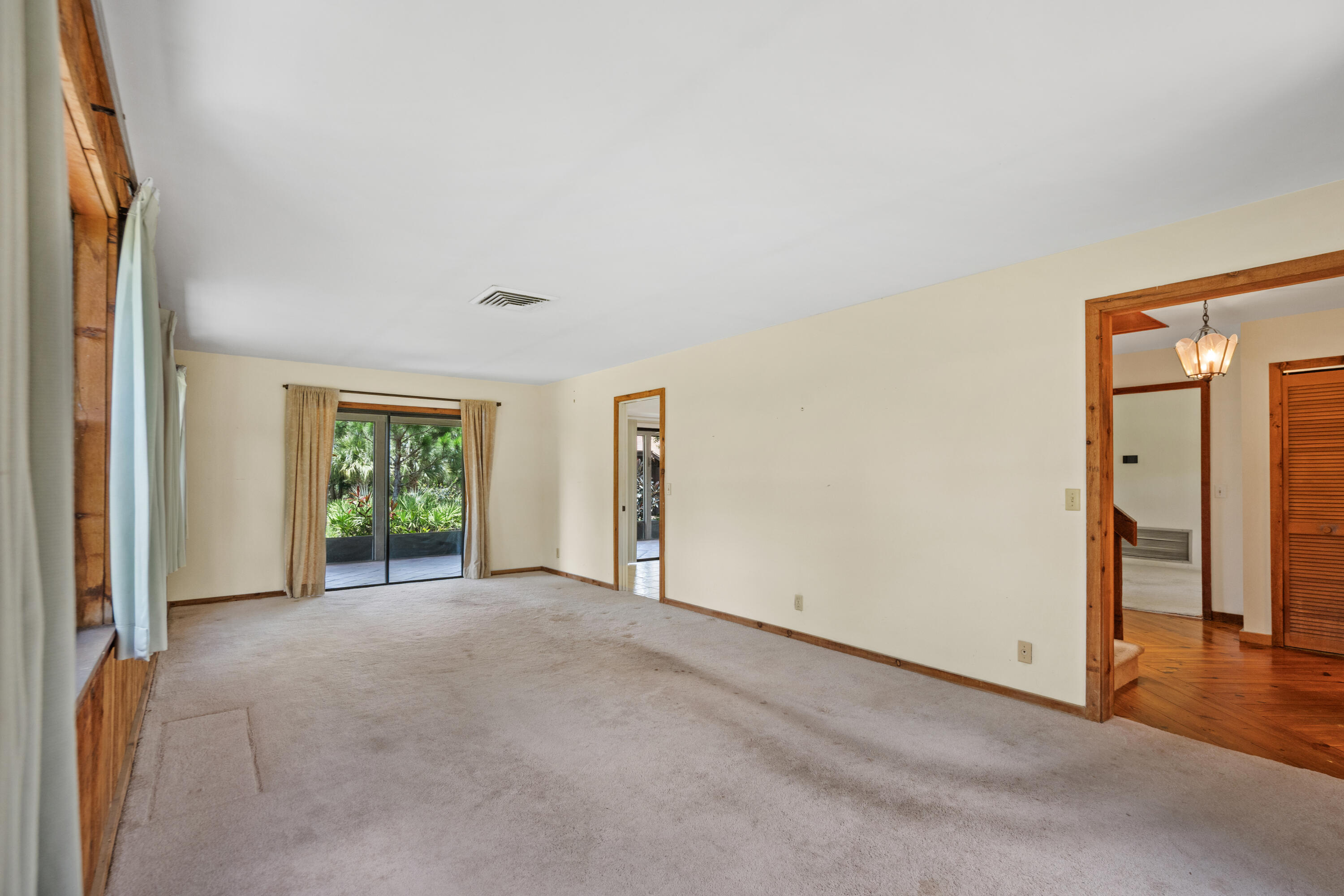 6035 N 180th St Street N