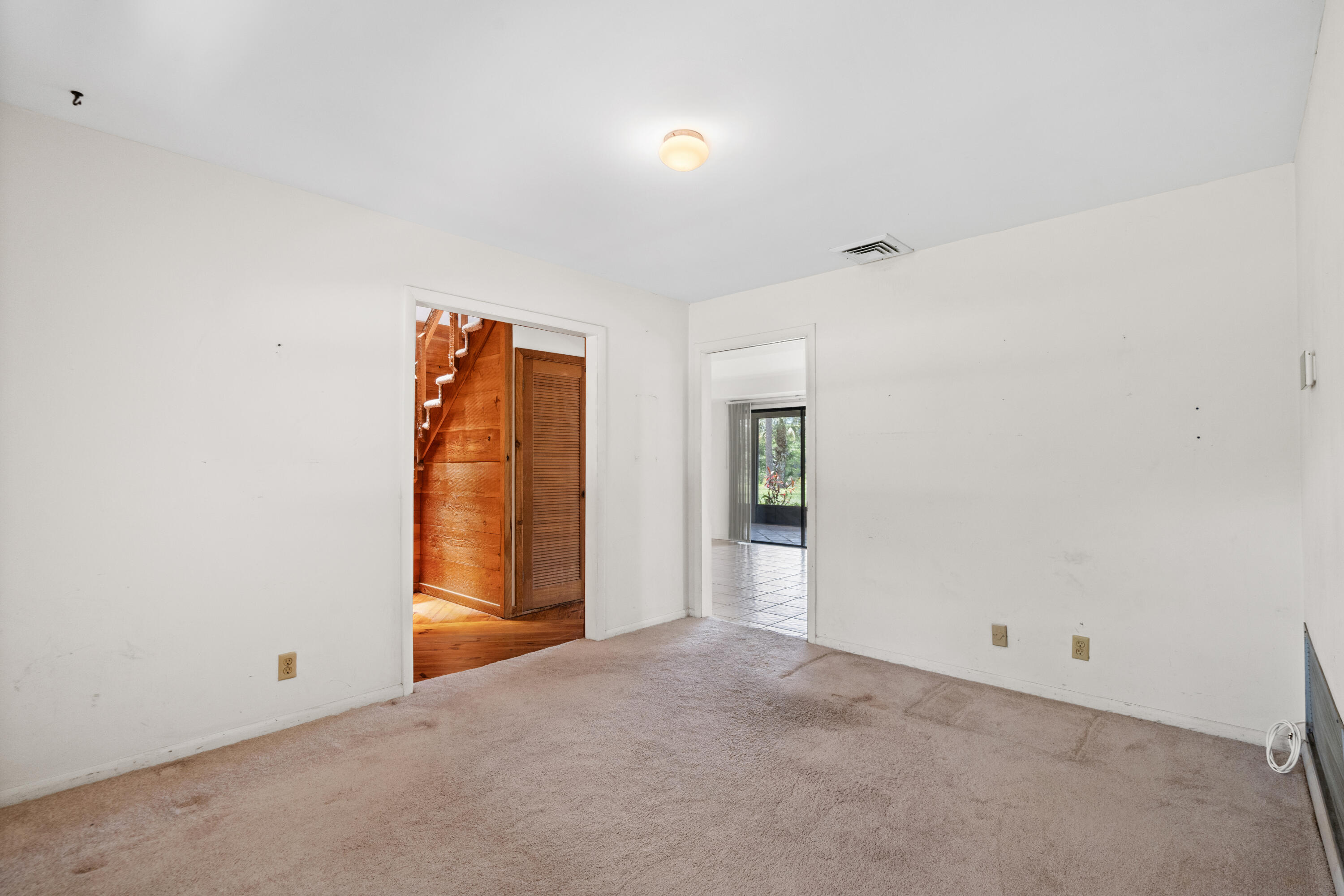 6035 N 180th St Street N