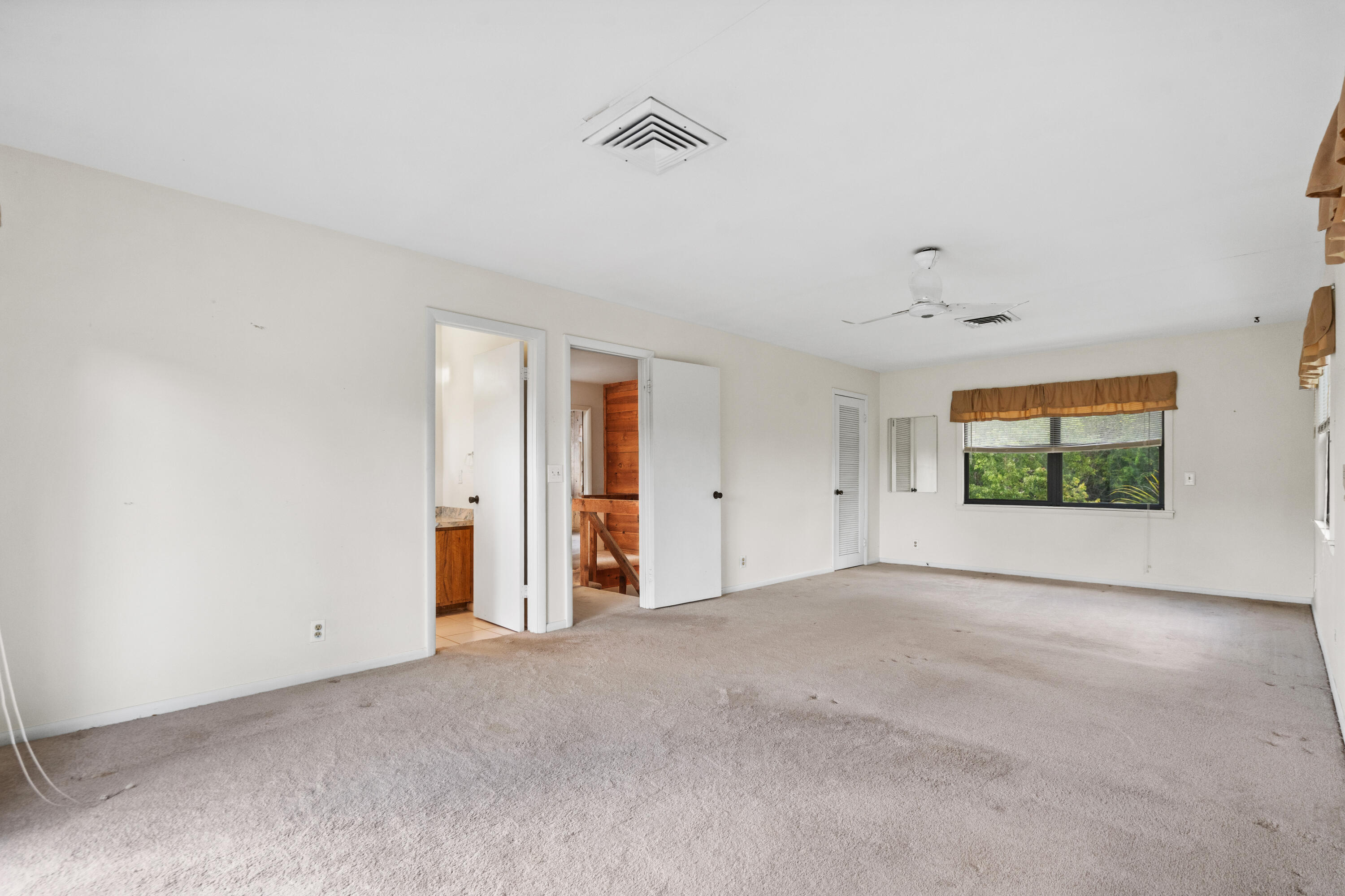 6035 N 180th St Street N