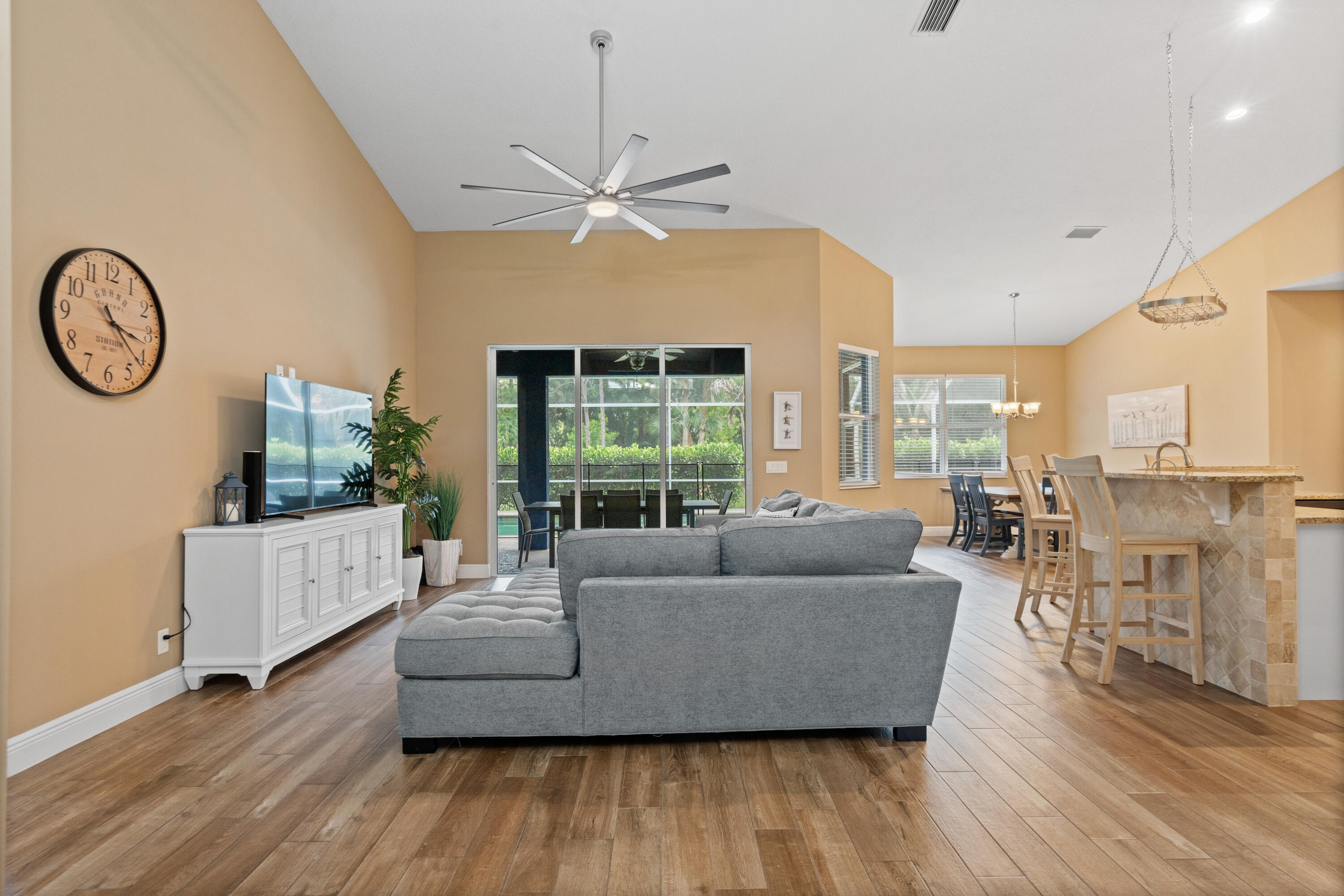 11354 Sandy Run, Farms