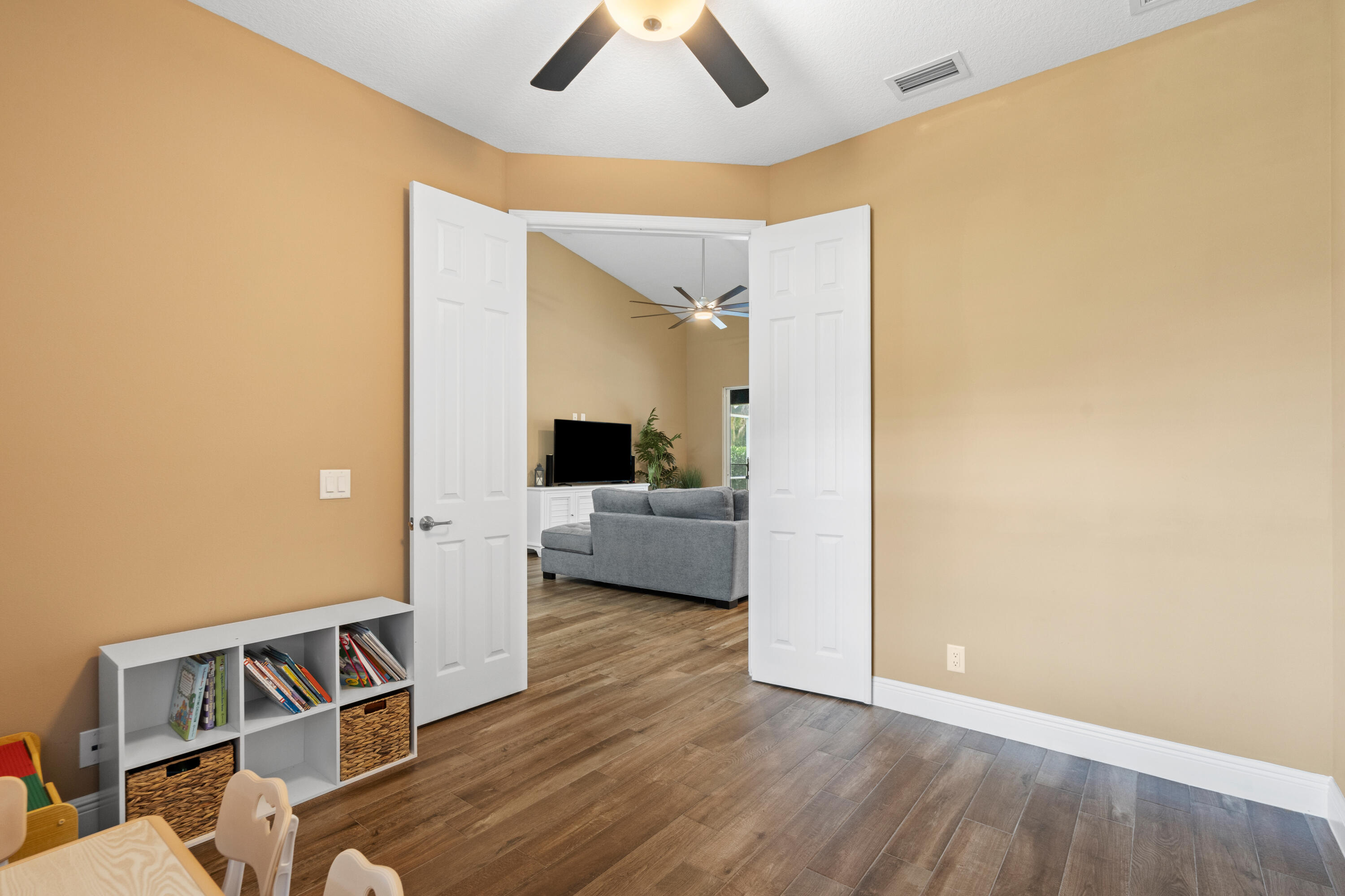 11354 Sandy Run, Farms