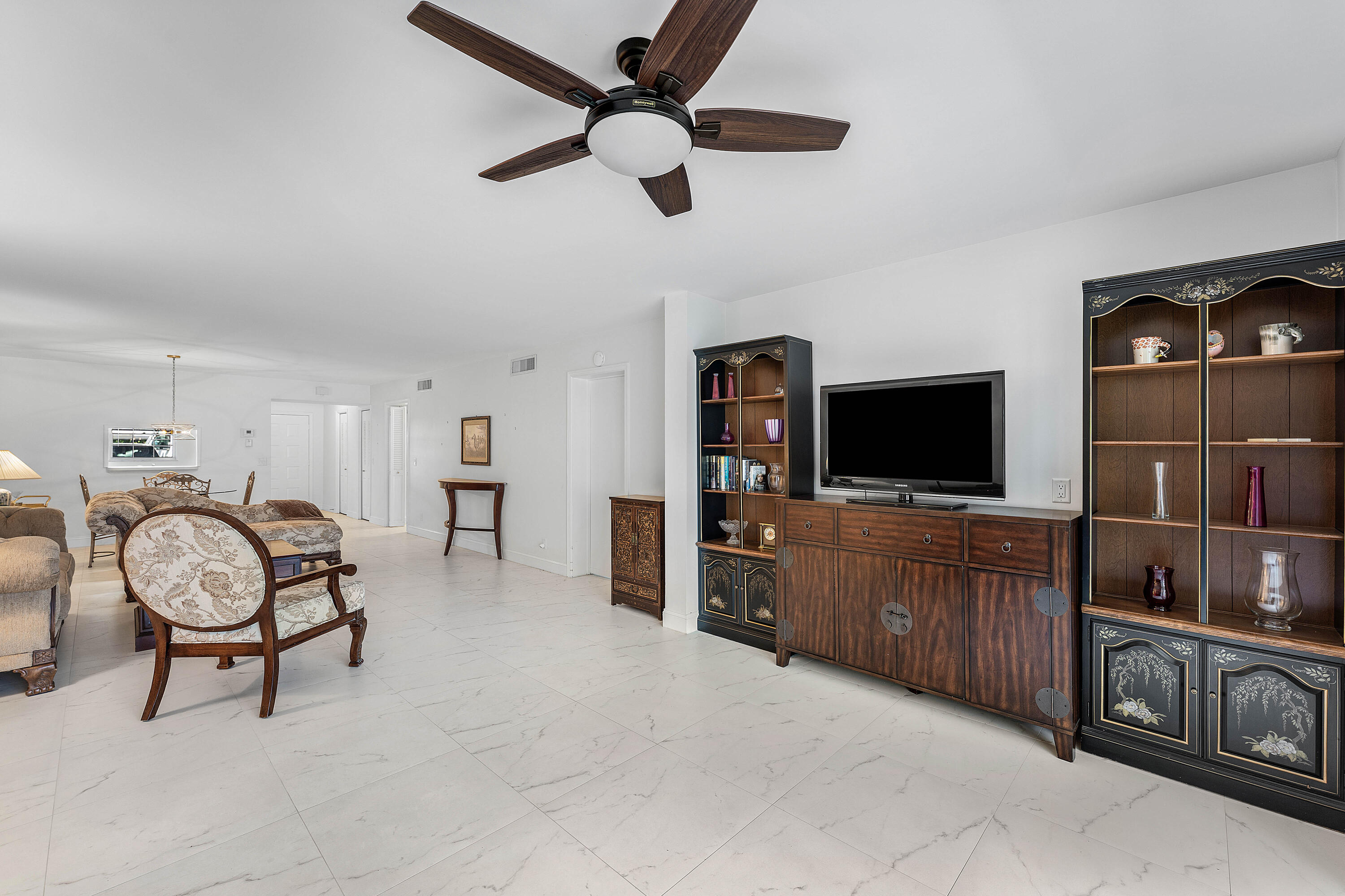 250 JOHN F KENNEDY Drive 107