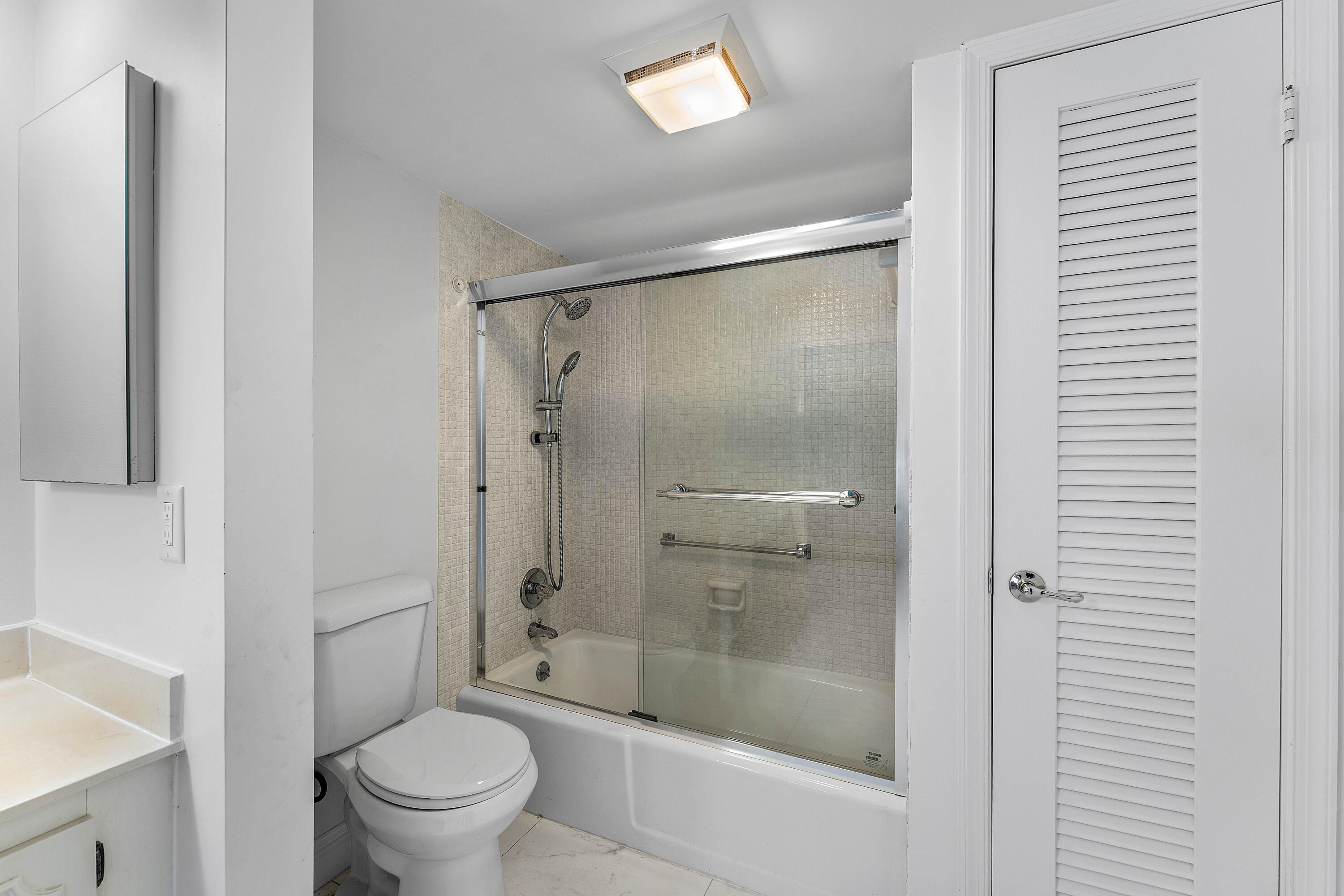 250 JOHN F KENNEDY Drive 107