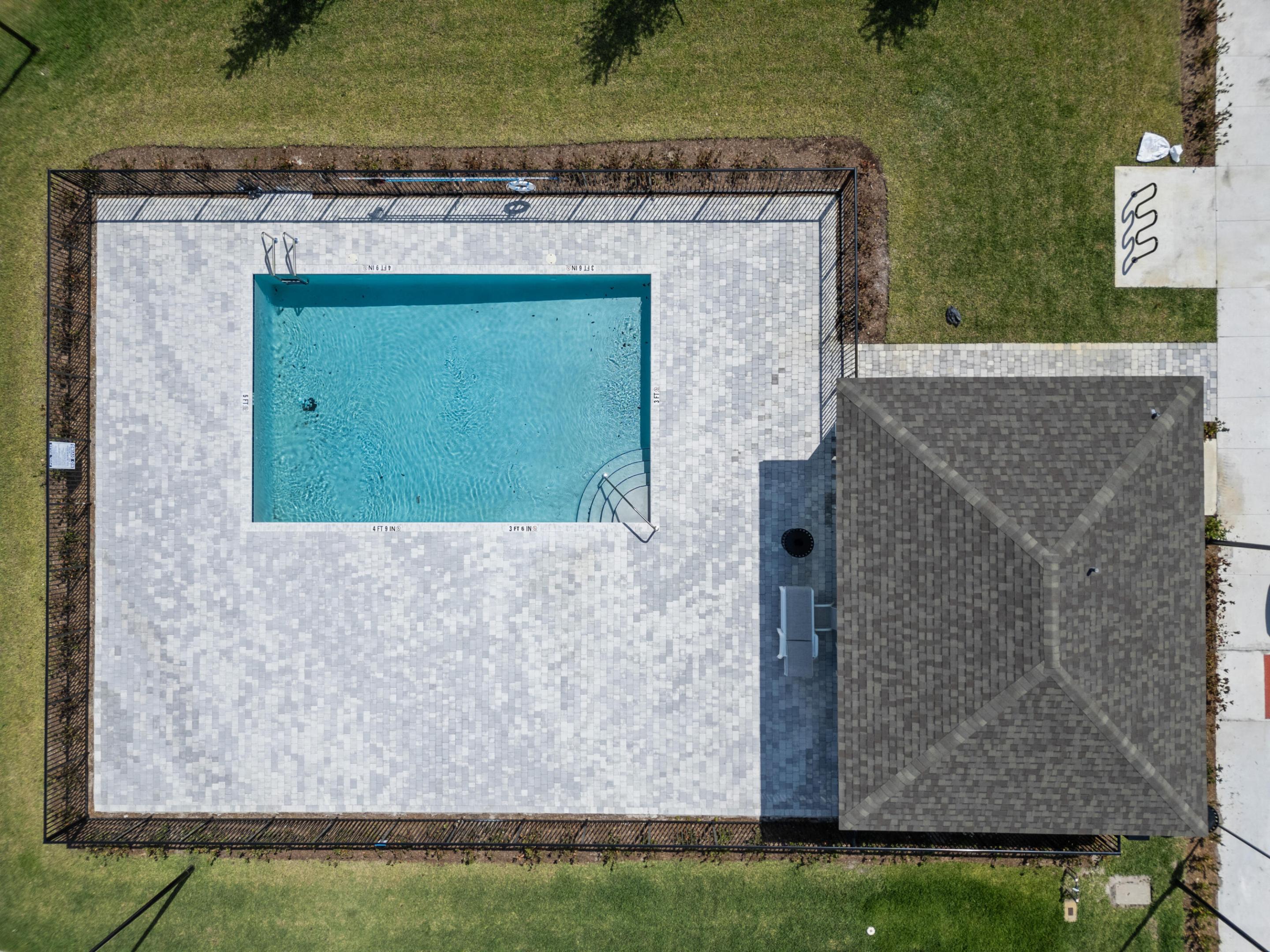 5622 SE Edgewater Circle