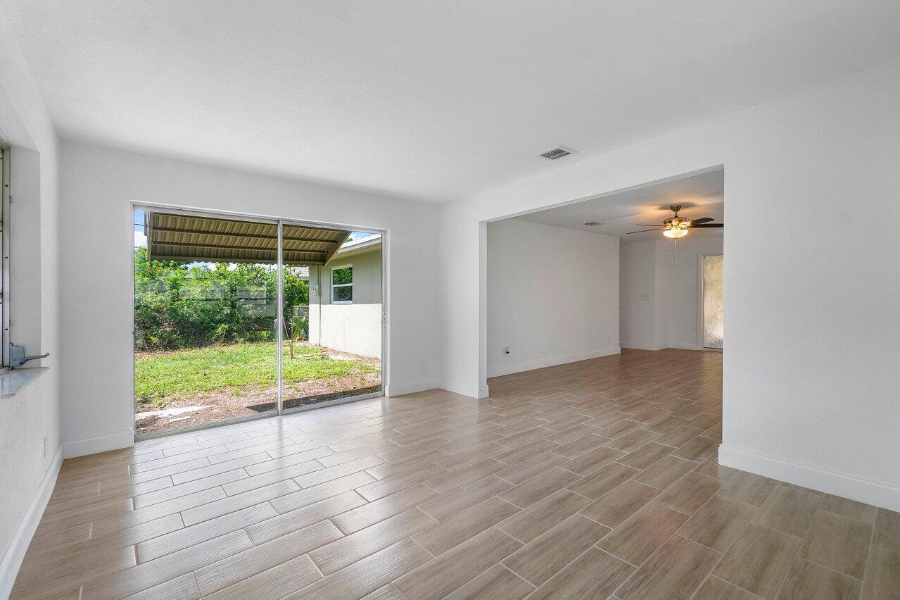 4360 Crestdale Street