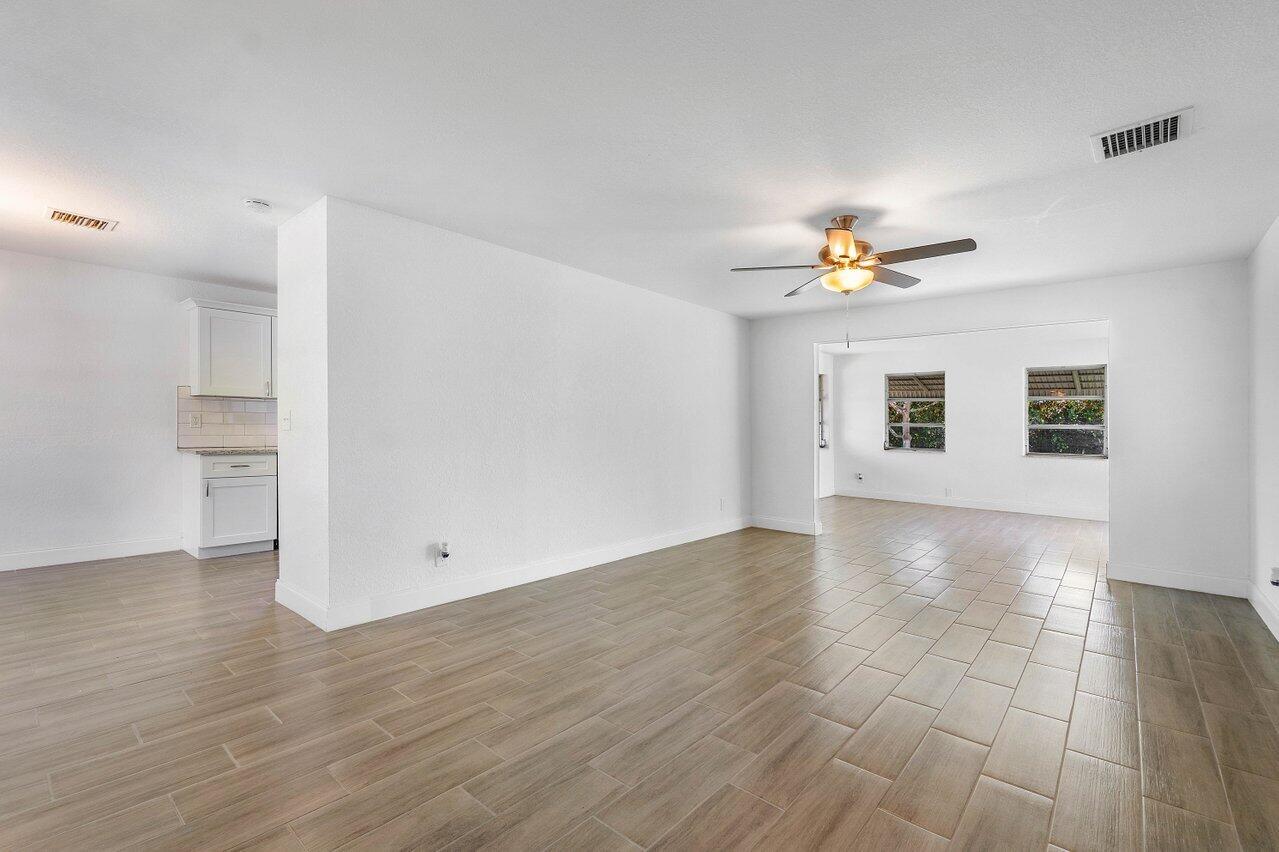 4360 Crestdale Street