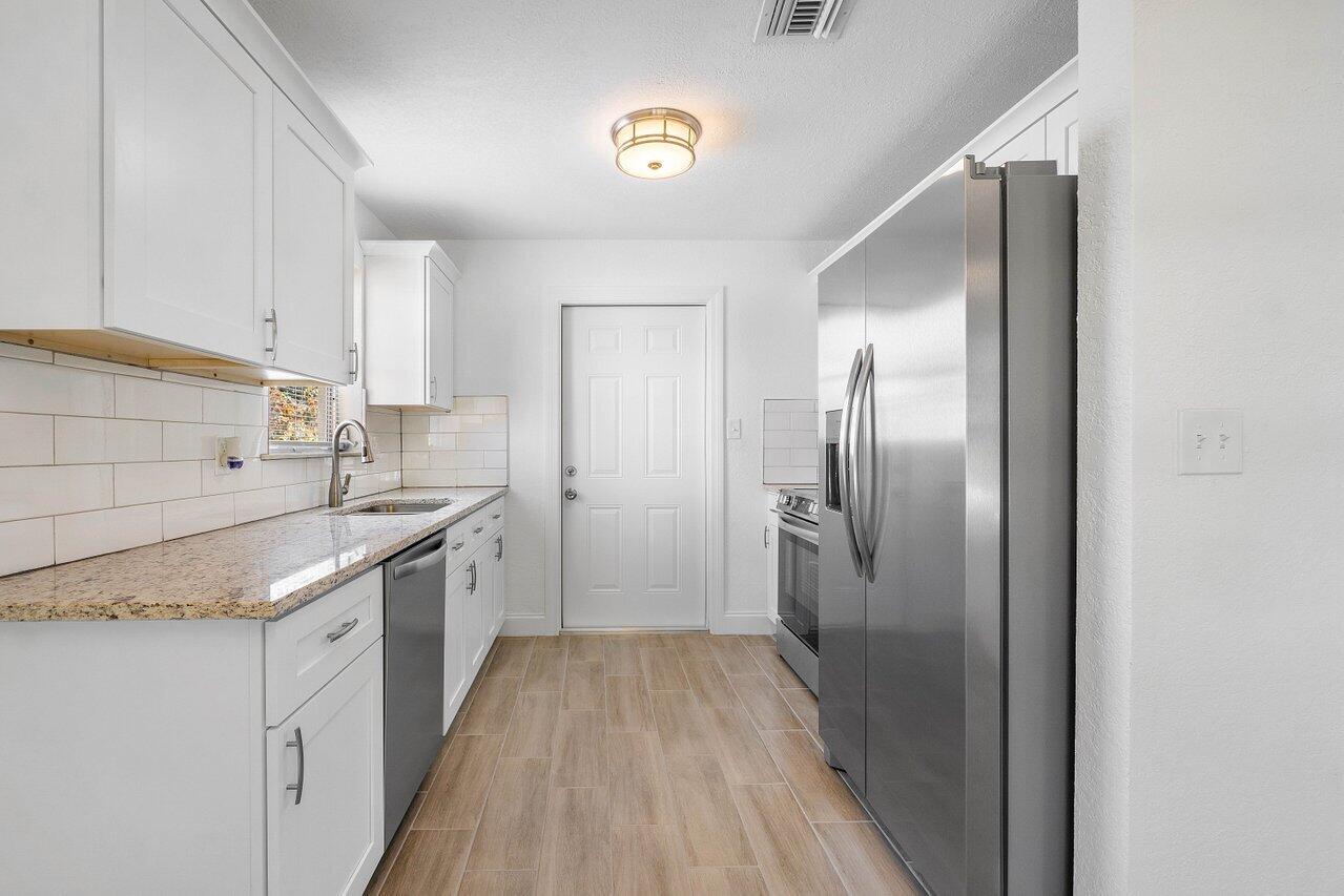 4360 Crestdale Street