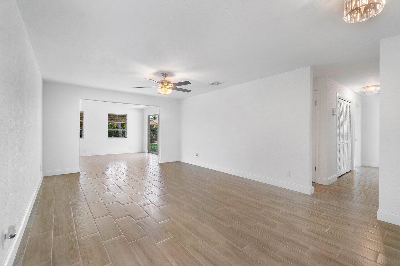 4360 Crestdale Street