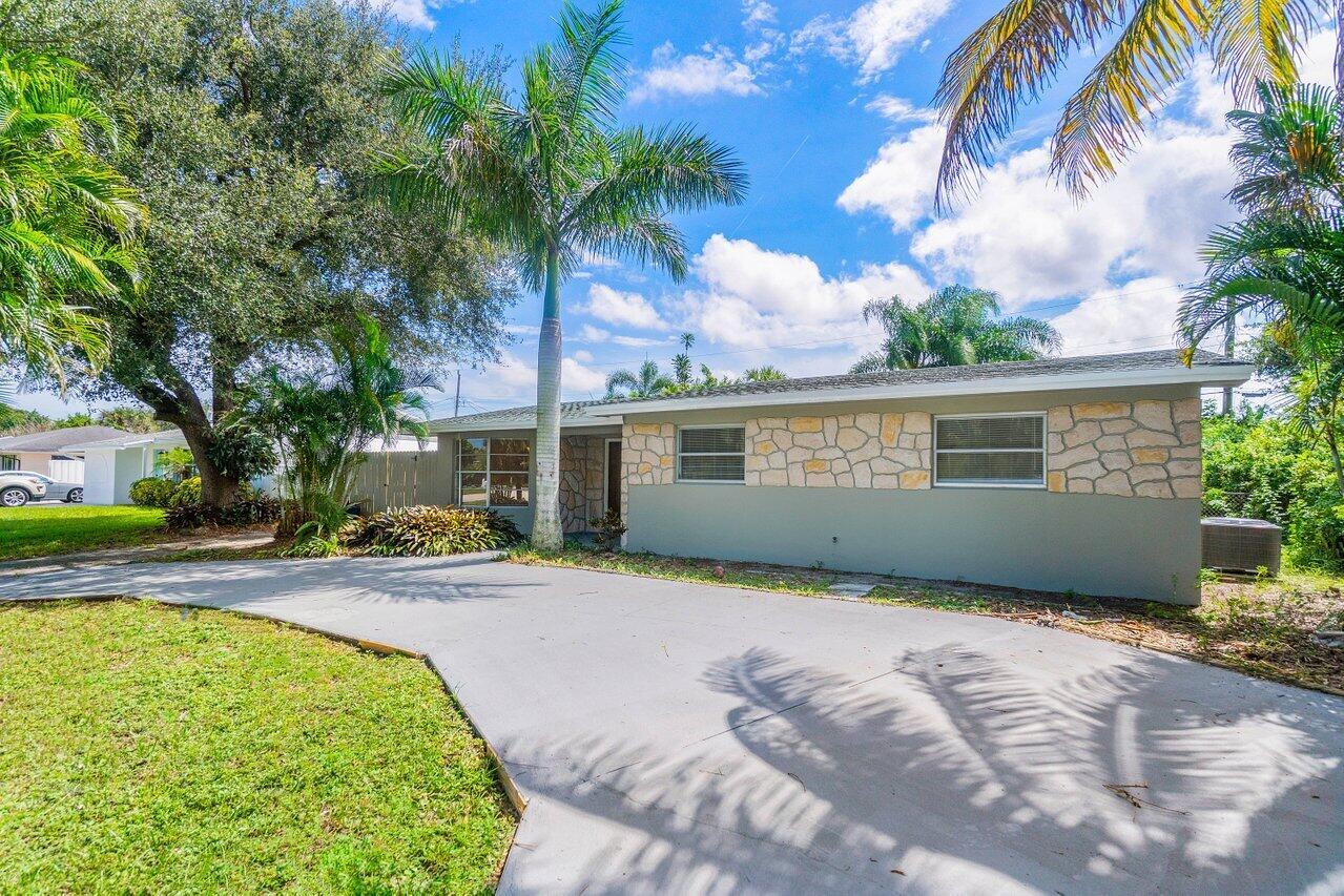 4360 Crestdale Street