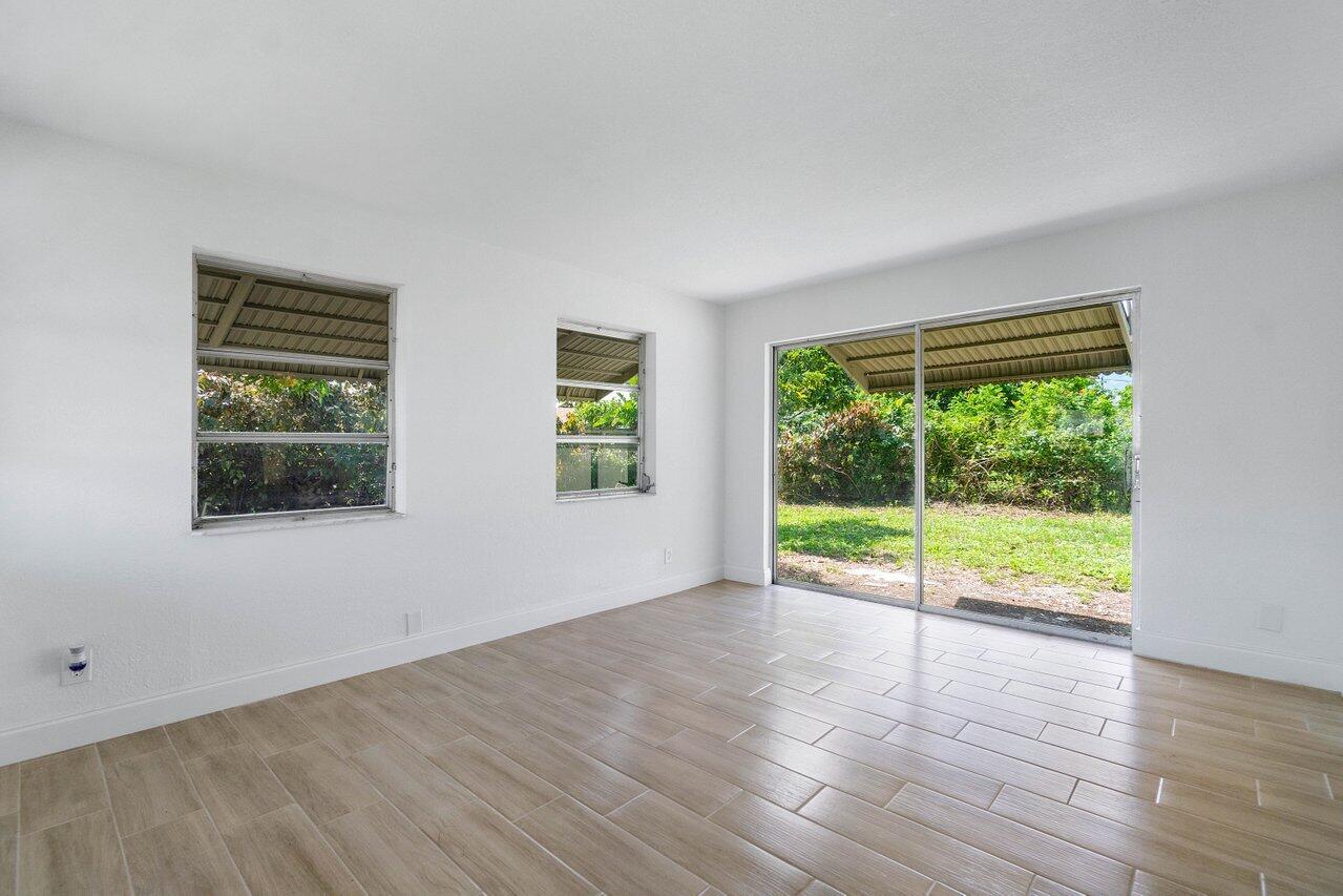 4360 Crestdale Street