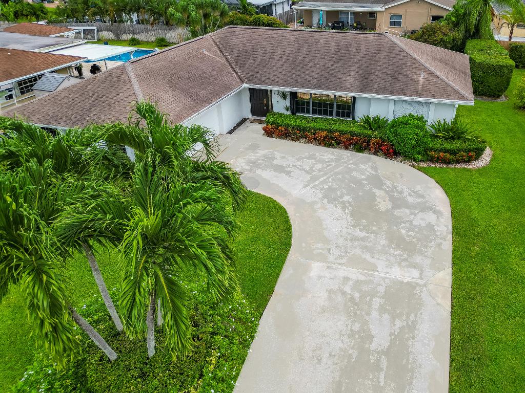 11942 Hemlock Street