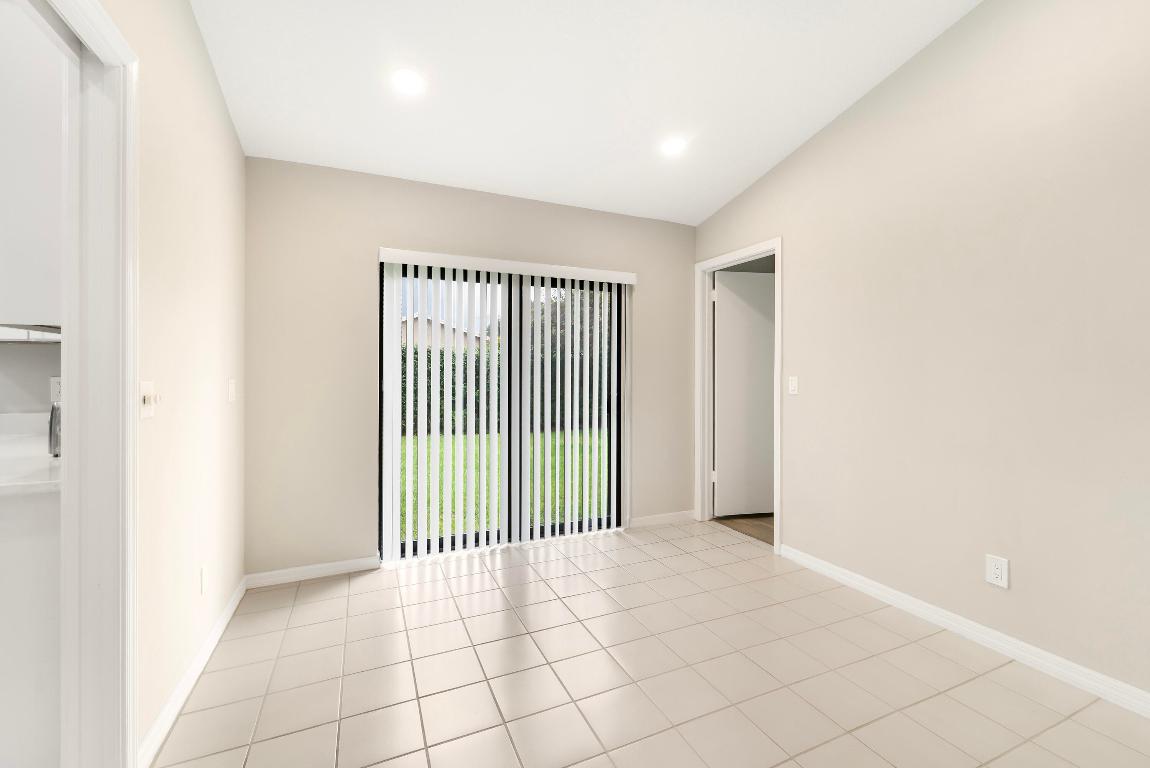 11942 Hemlock Street