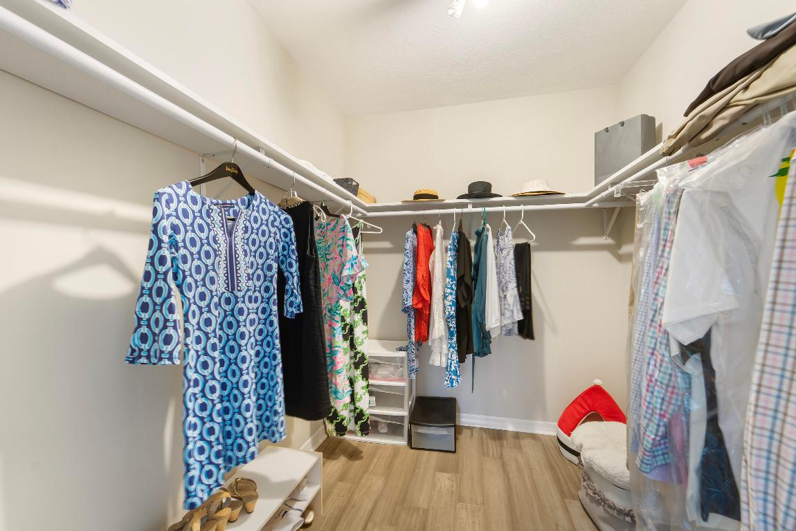 11942 Hemlock Street