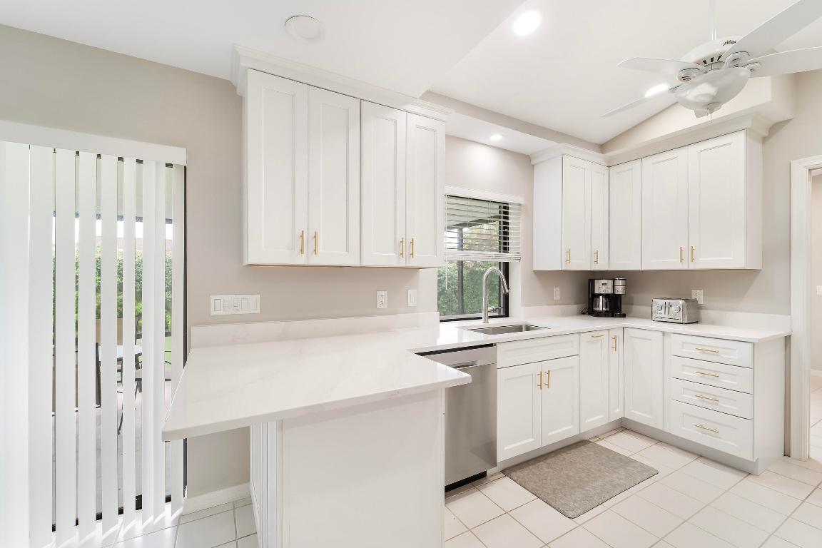 11942 Hemlock Street