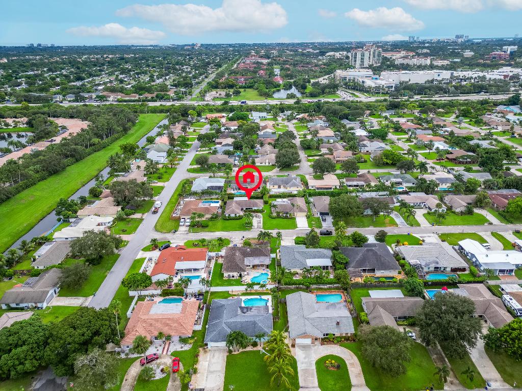 11942 Hemlock Street