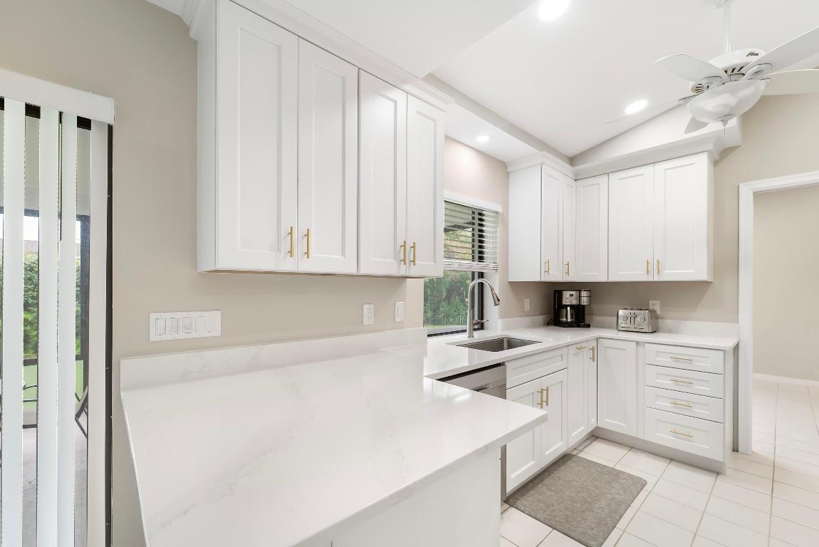 11942 Hemlock Street