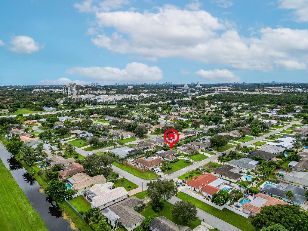 11942 Hemlock Street