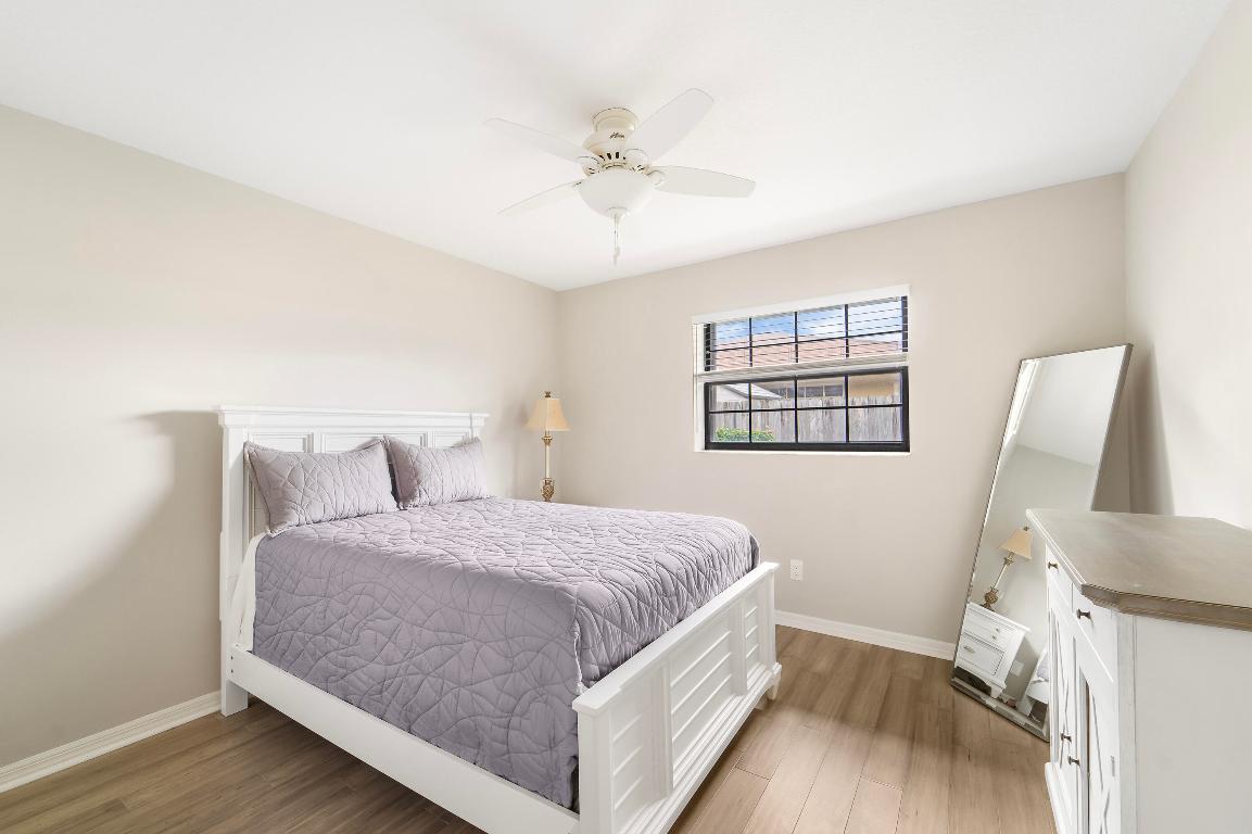 11942 Hemlock Street